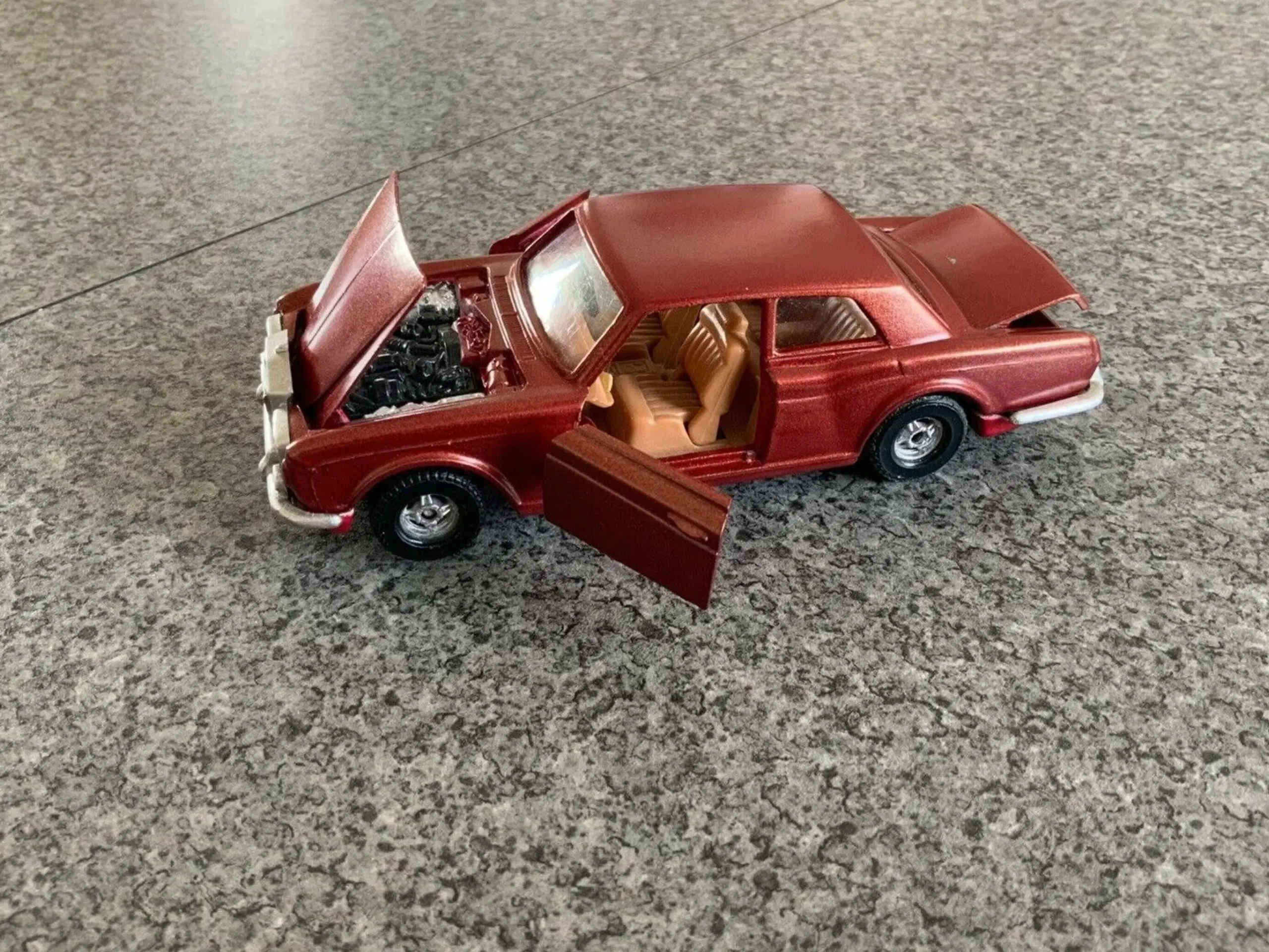 Corgi Toys No 279 Rolls Royce Corniche scale 1:36