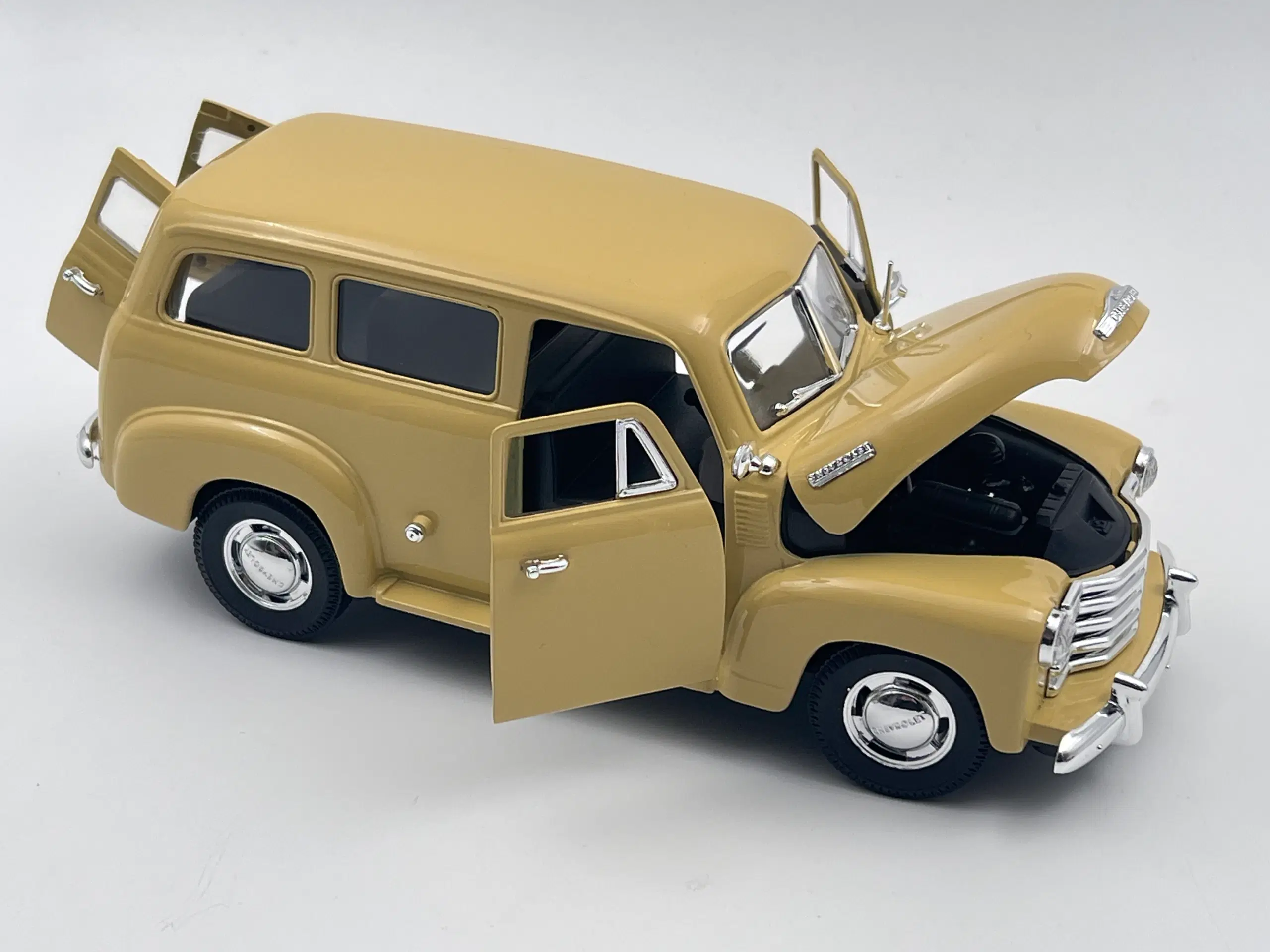 1950 Chevrolet Suburban 1:18  Flot og detaljeret