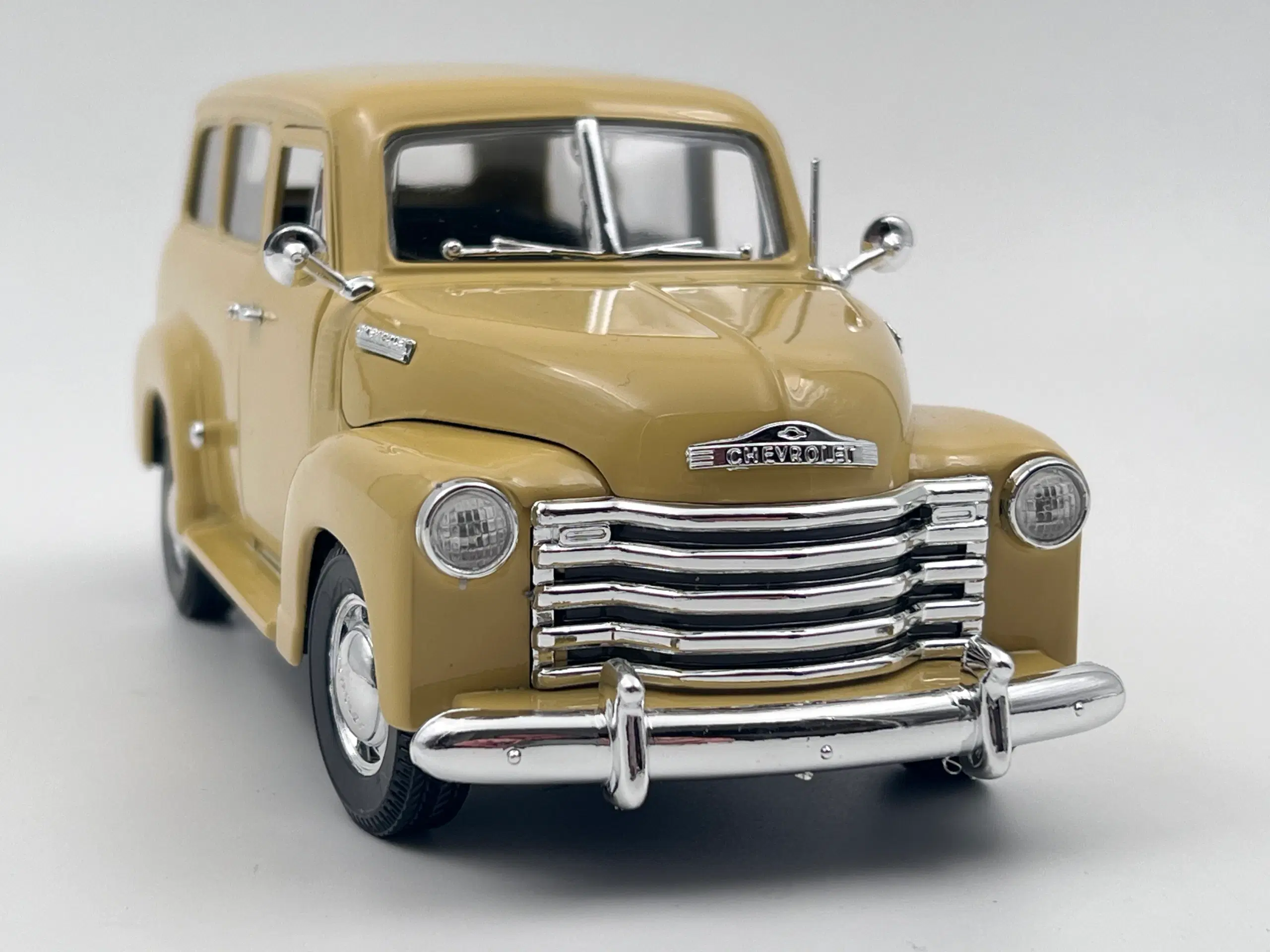 1950 Chevrolet Suburban 1:18  Flot og detaljeret