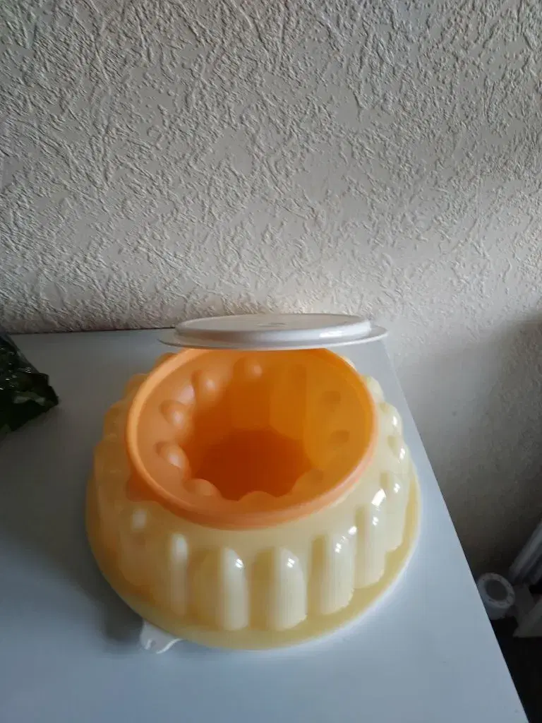 Tupperware jelloring