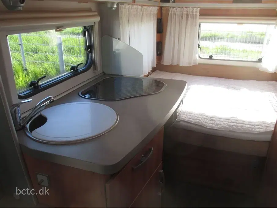 2011 - Hymer Feeling 425