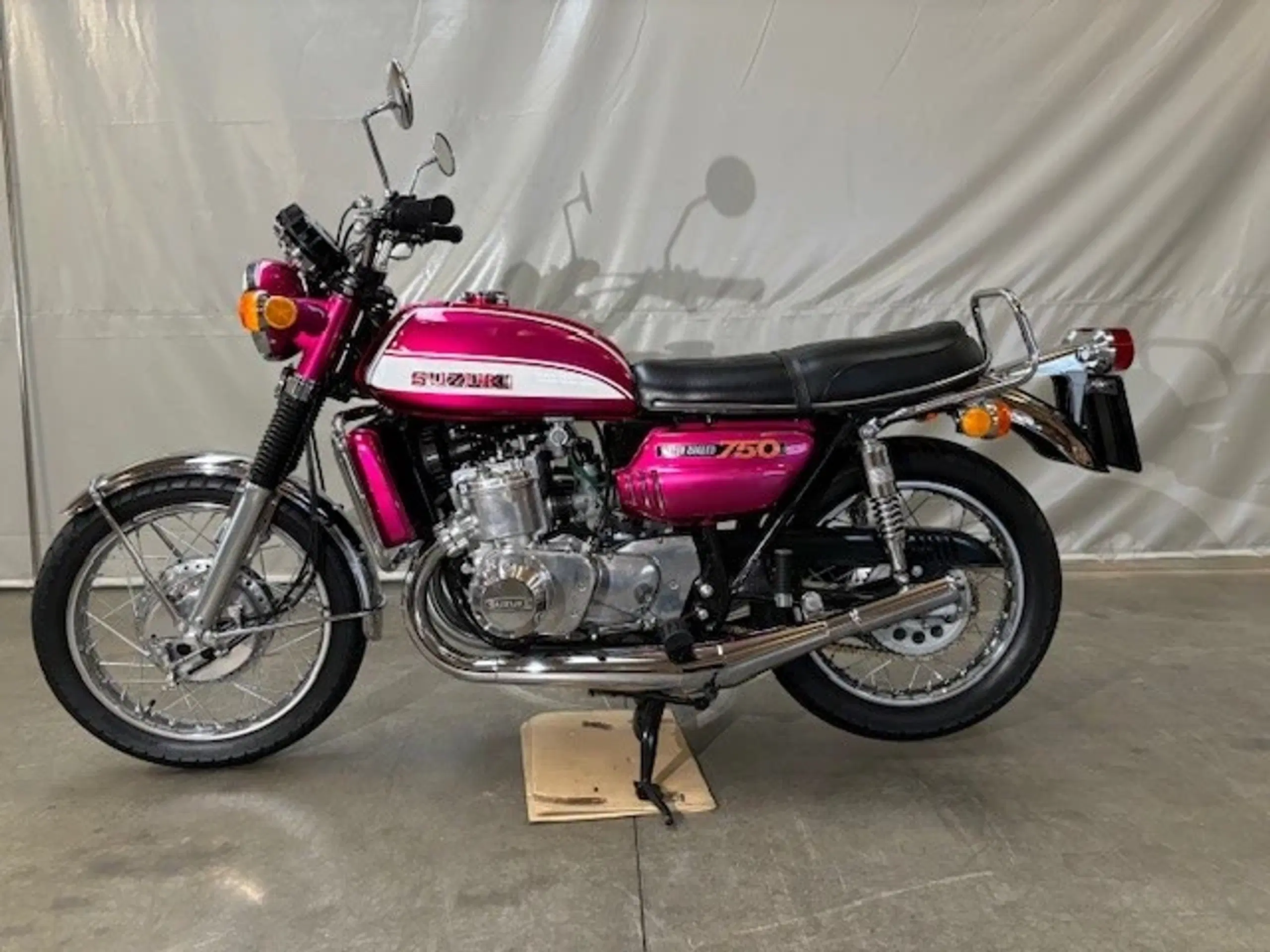 Suzuki GT 750