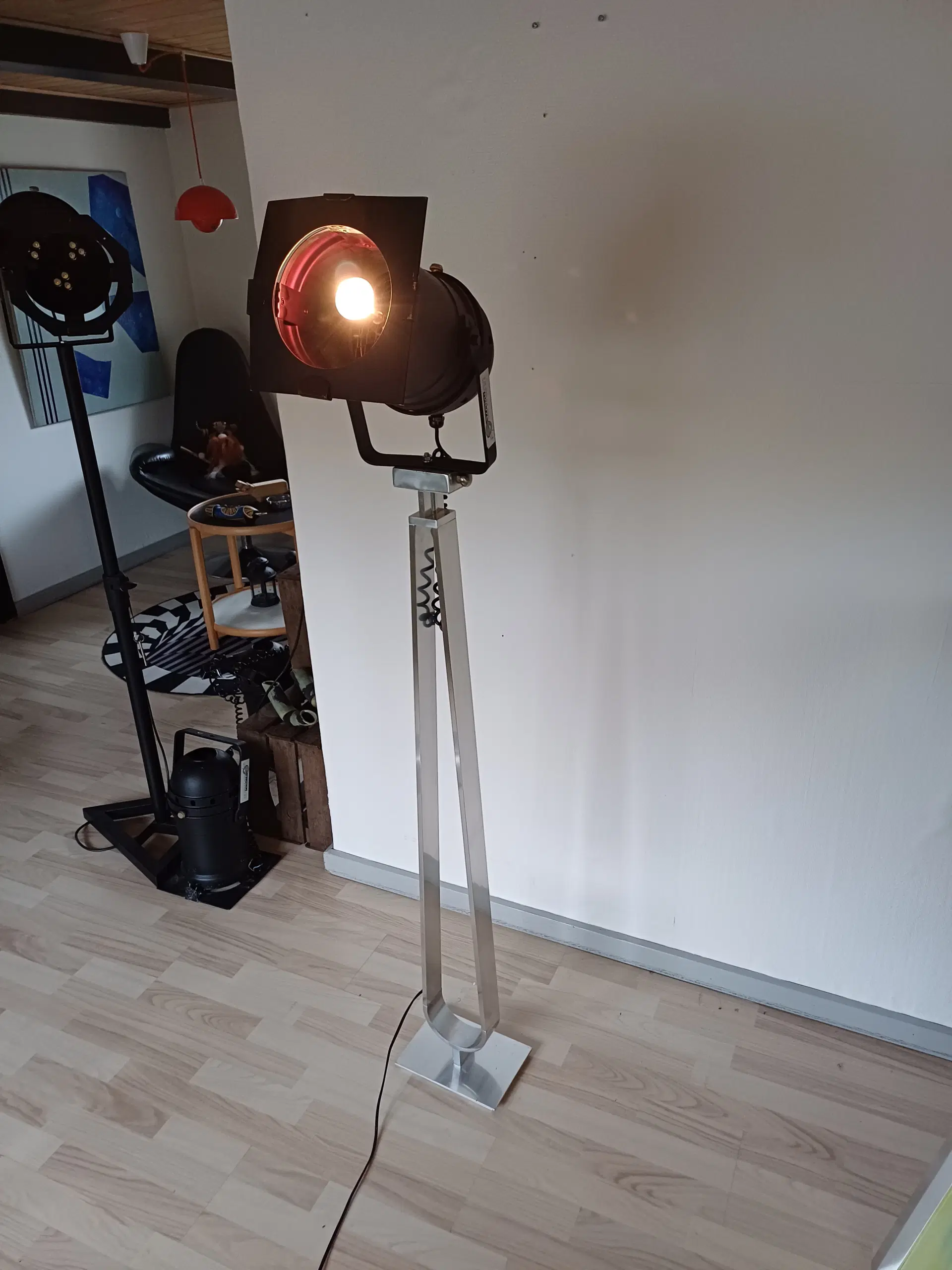 Projektør gulvlampe