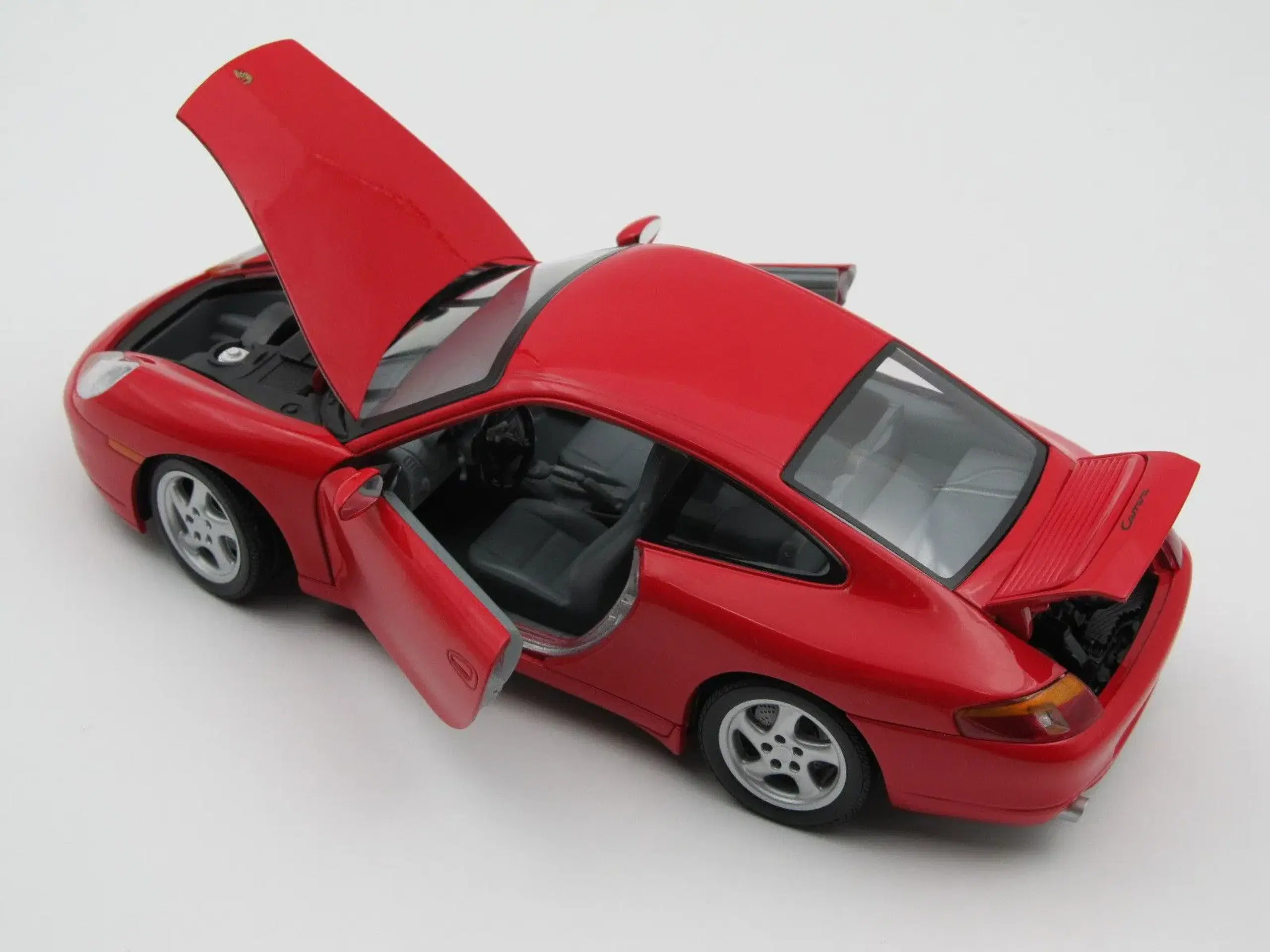 1997 Porsche 911 / 996 Carrera  - 1:18