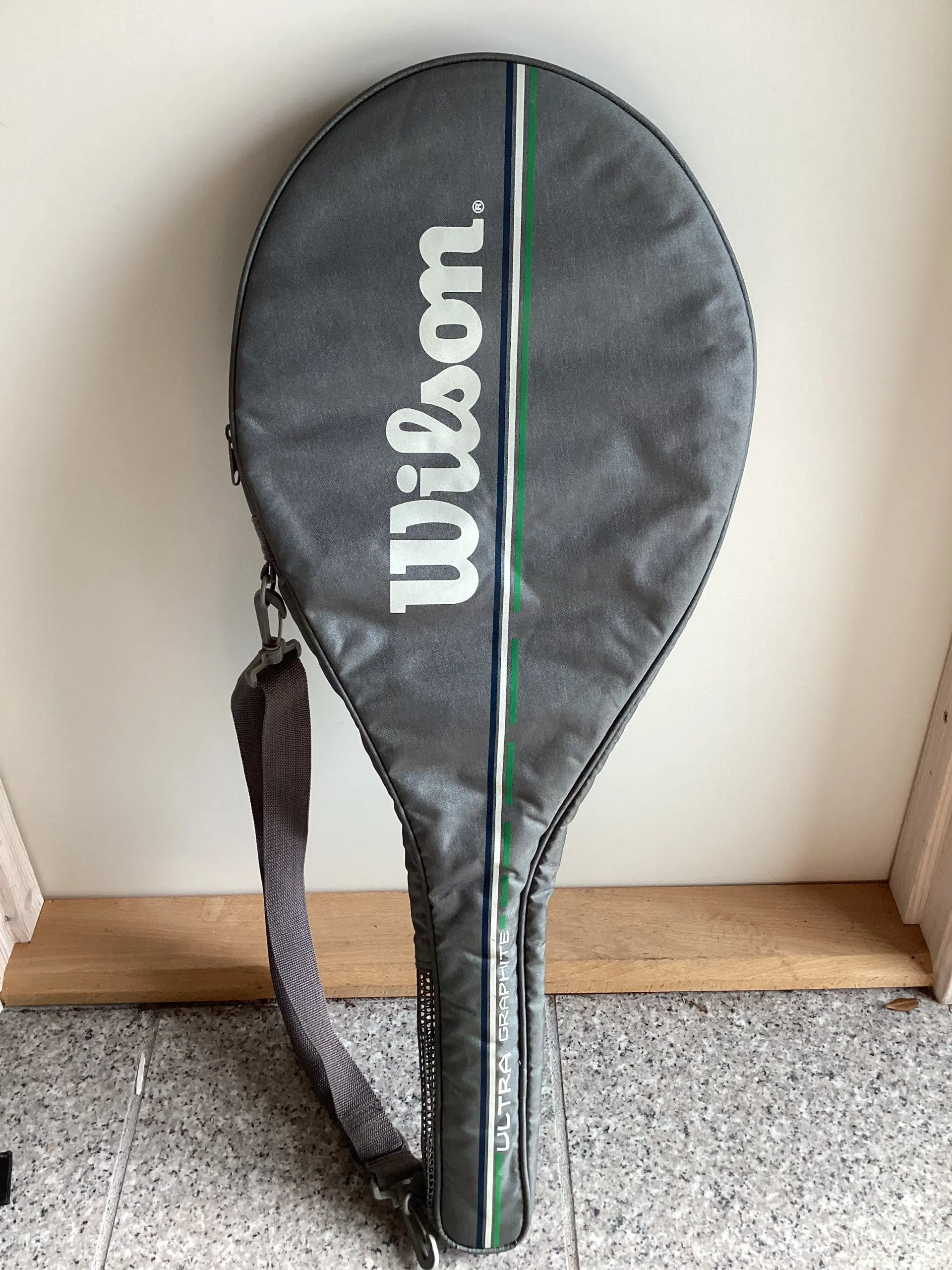 Super lækker Wilson ULTRA Graphite tennisketcher