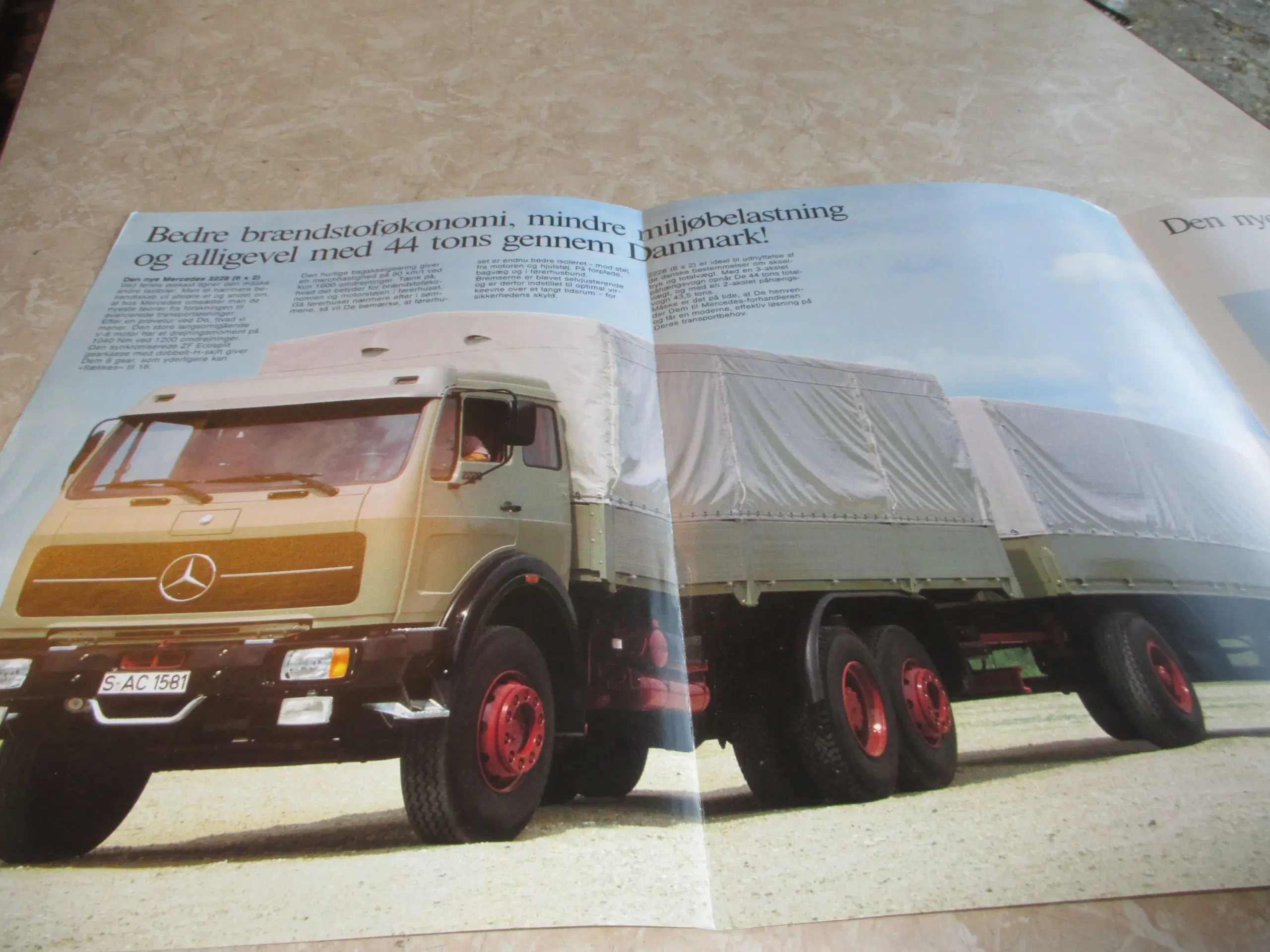 Mercedes Brochure  2228  6X2