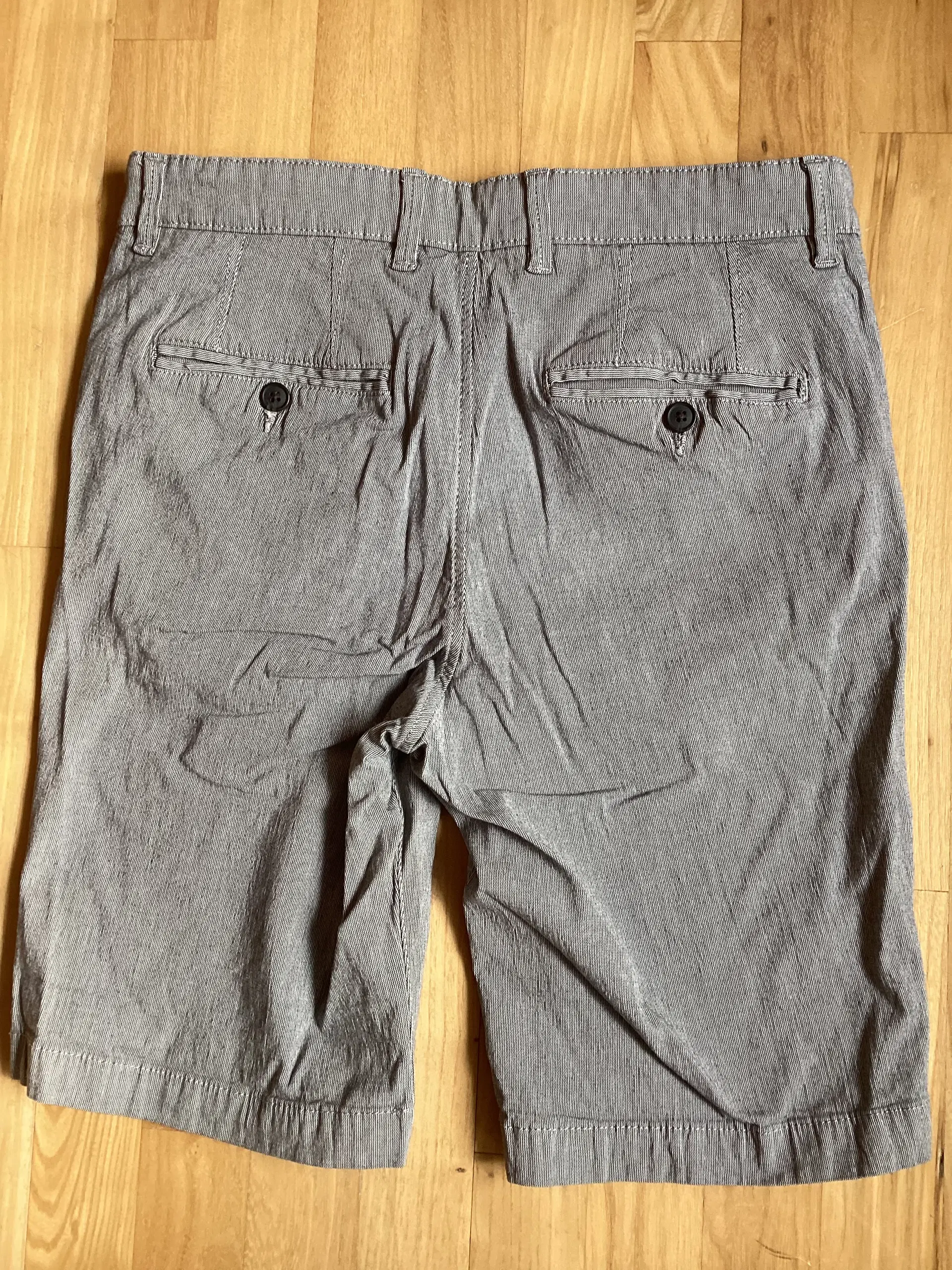 Tyndstribet shorts fra Selected