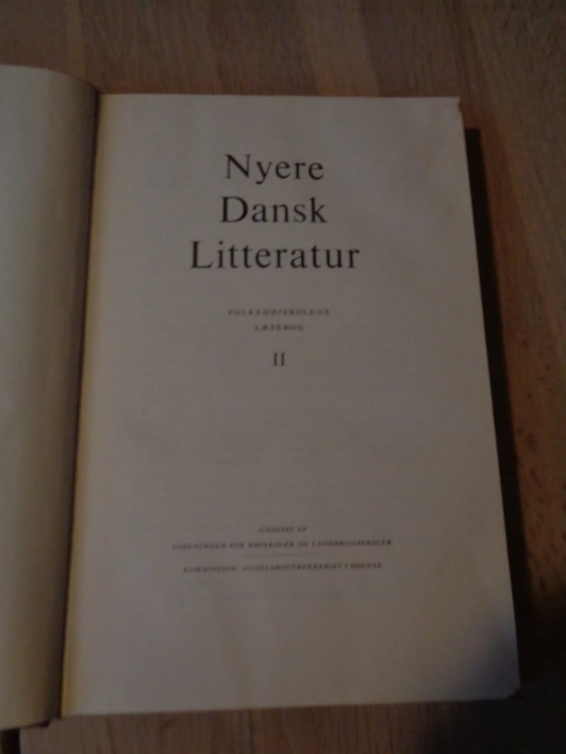 Nyere Dansk litteratur