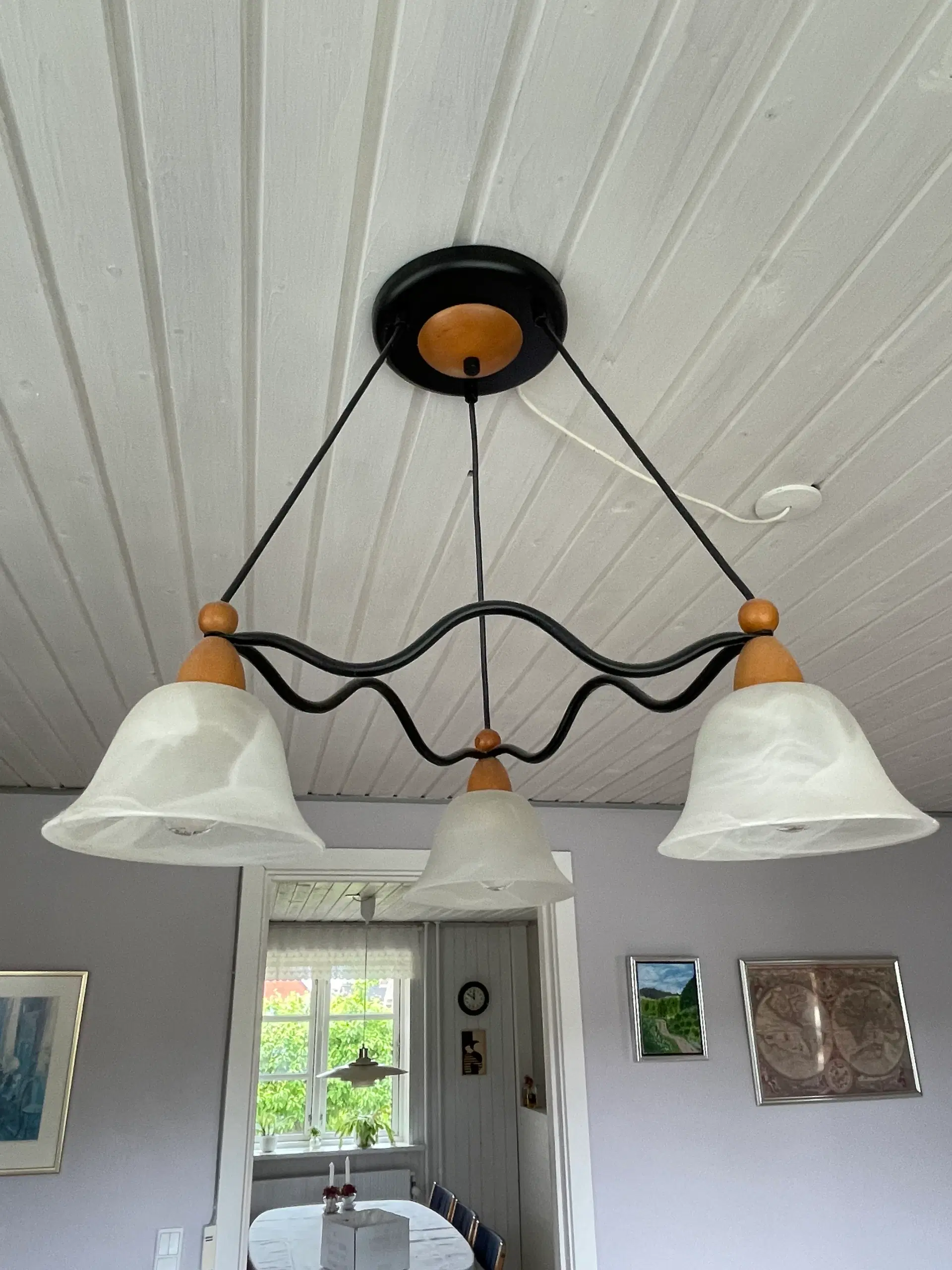 Loftslampe hvid/sort/kirsebær