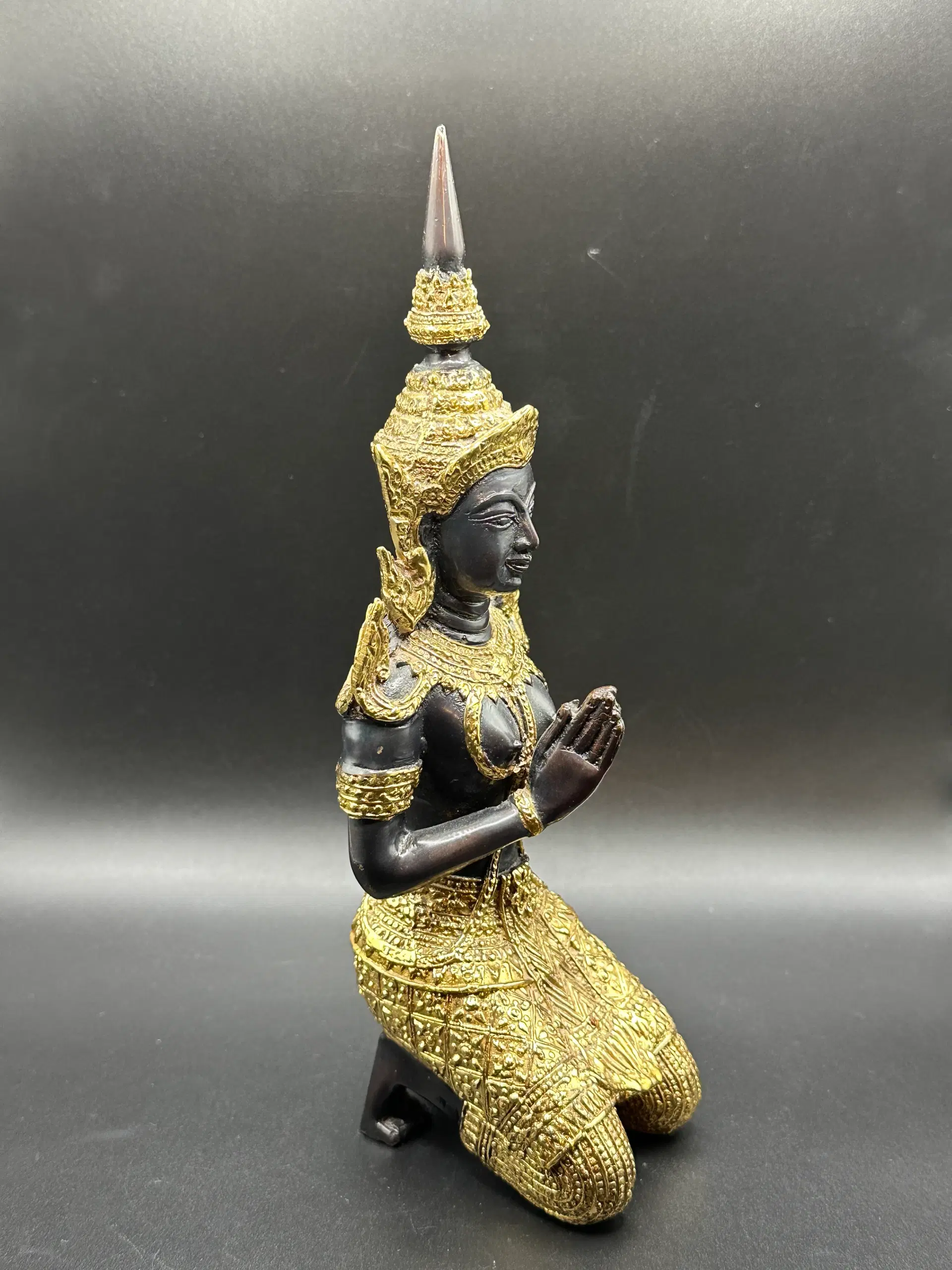 To vintage Buddha figurer af bronze