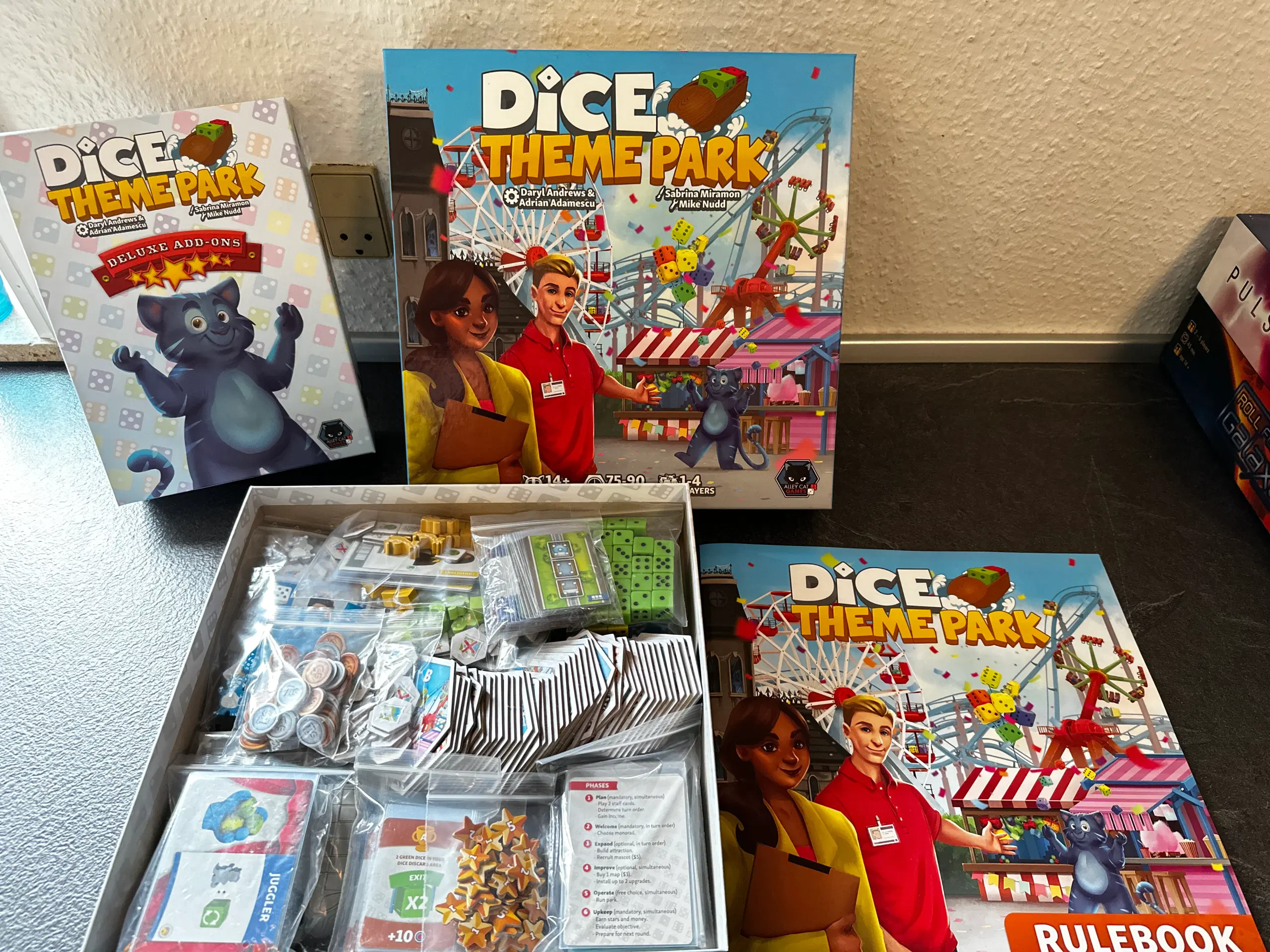 Dice Theme park + Deluxe Add-Ons + Sleeves