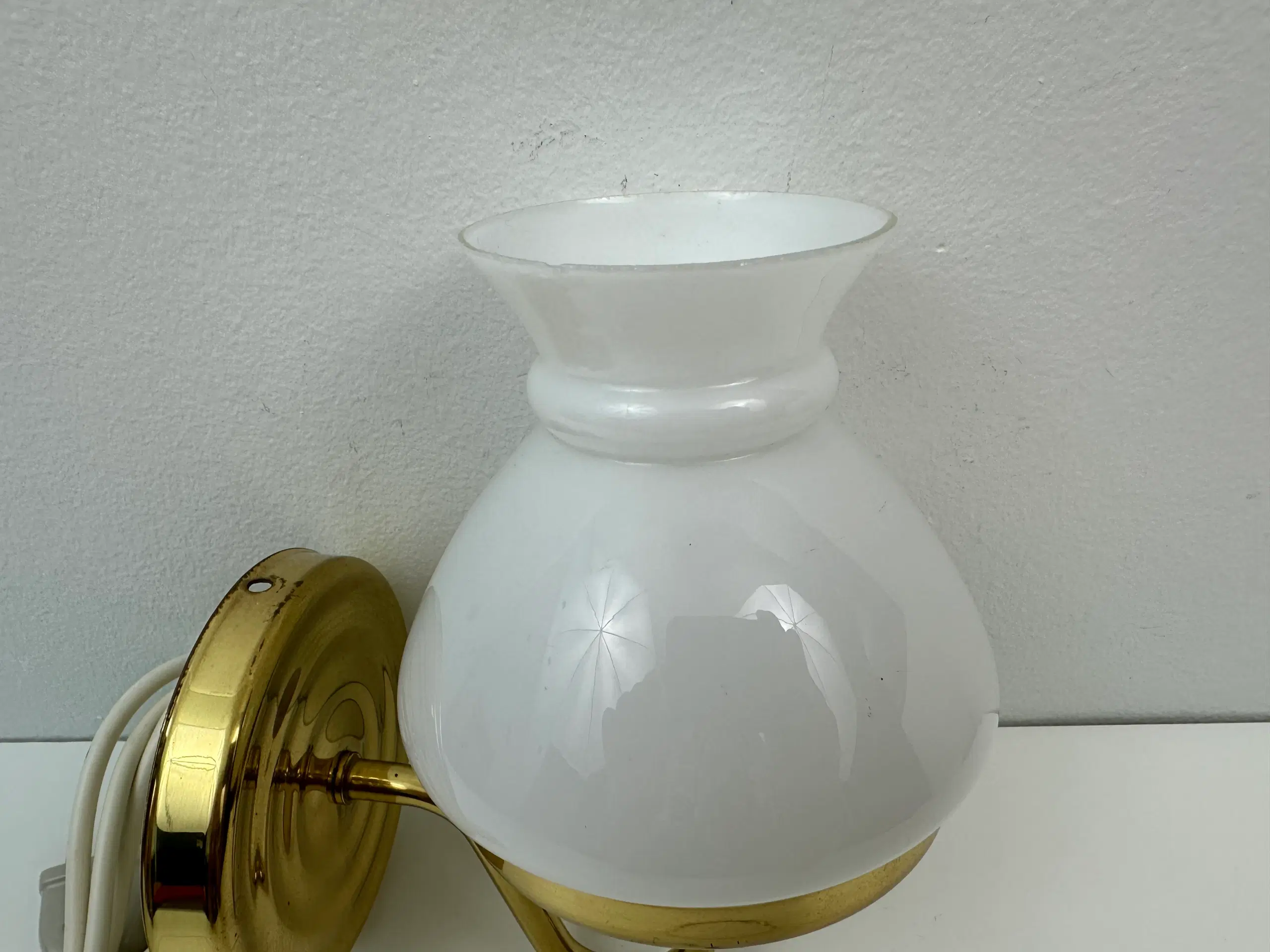 Vintage messing lampe med opalglas