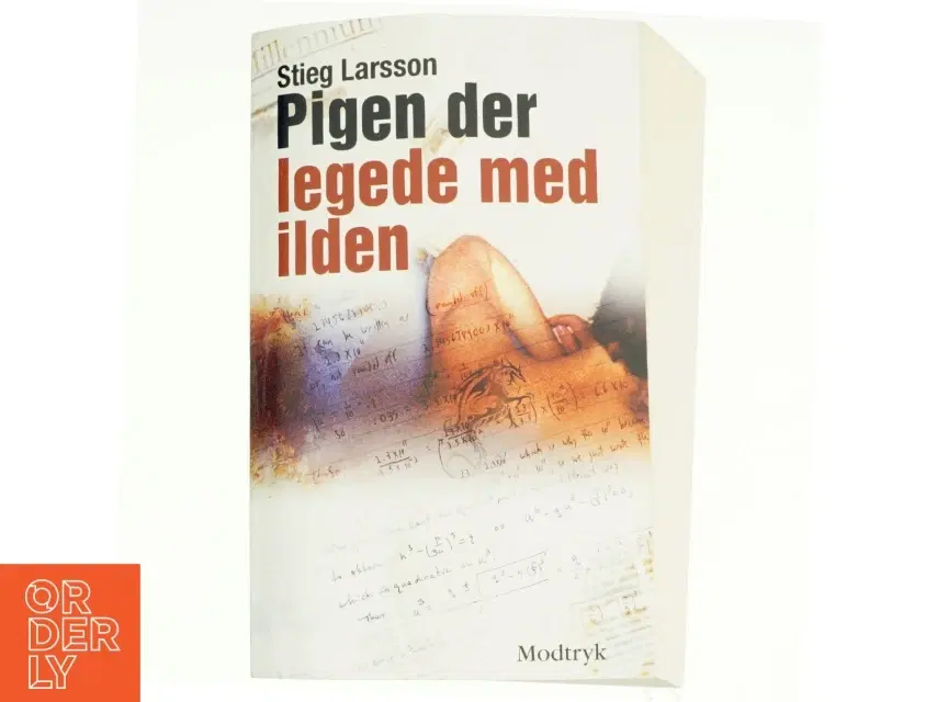 Pigen Der Legede Med Ilden (Millennium 2 Bind) af Stieg Larsson (Bog)