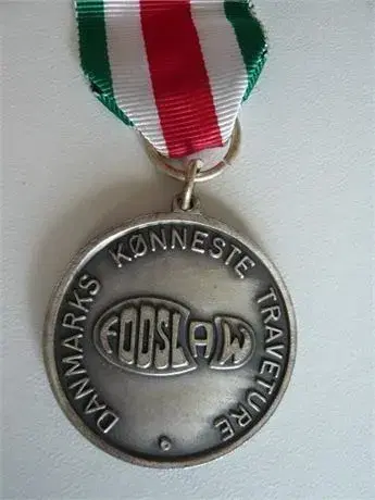 Diverse medaljer (8)