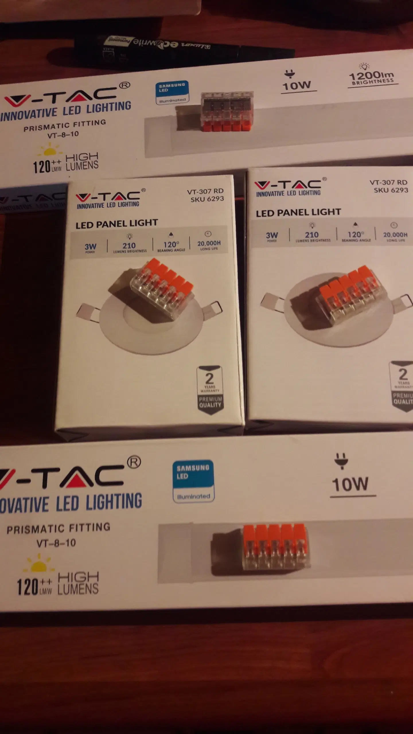 Led lys V-tac 2stk 3 watt og 2stk10 watt 40kr stk