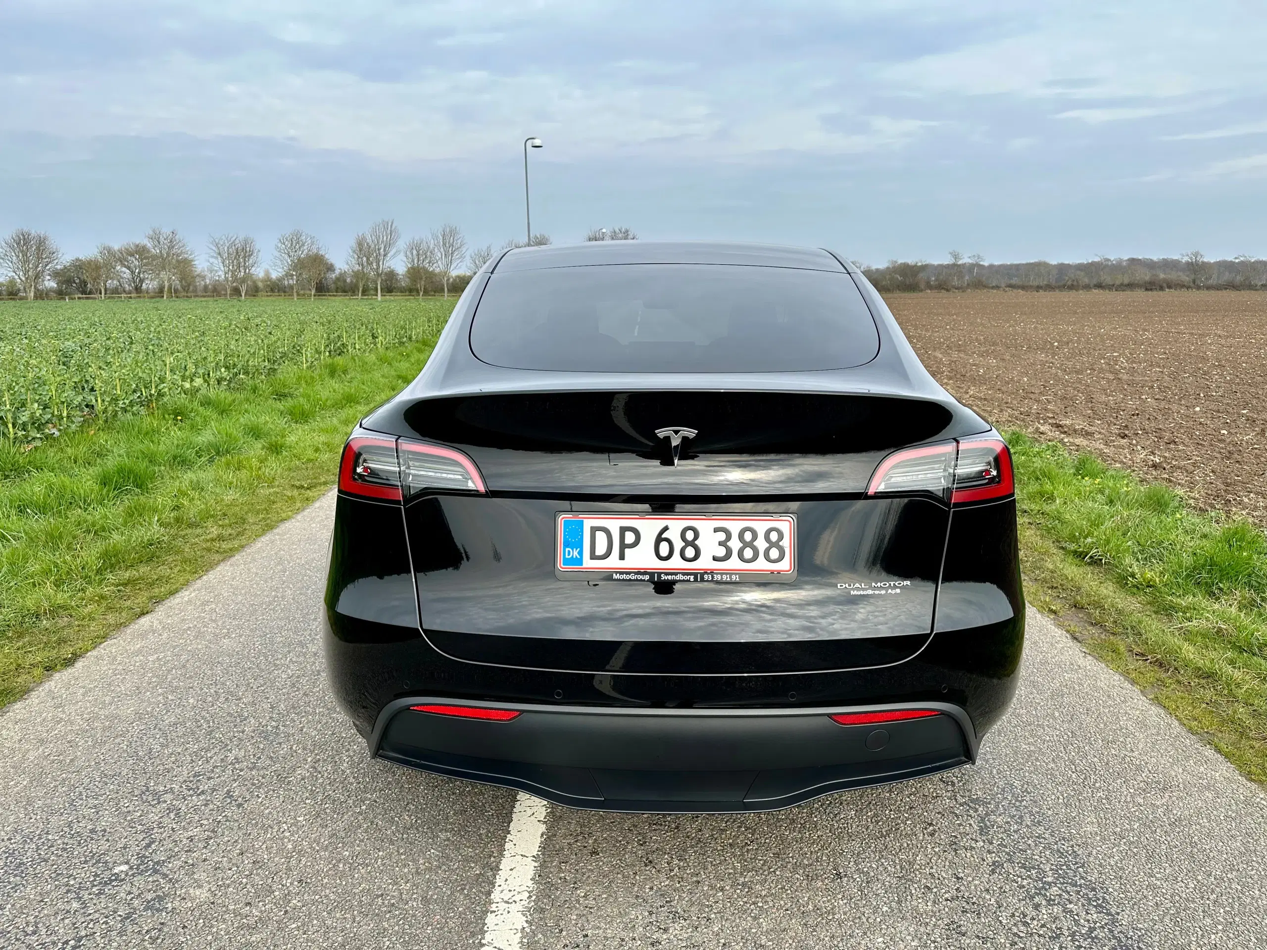 TESLA MODEL Y LONG RANGE 20” INDUCTION!