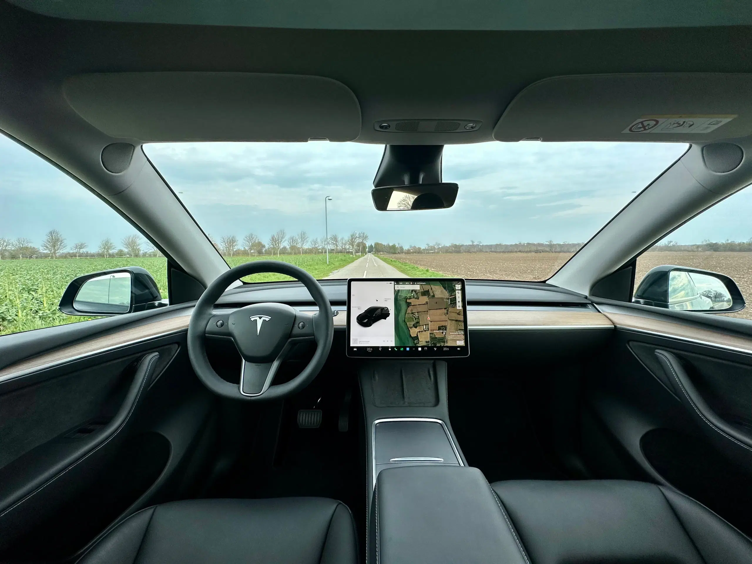 TESLA MODEL Y LONG RANGE 20” INDUCTION!