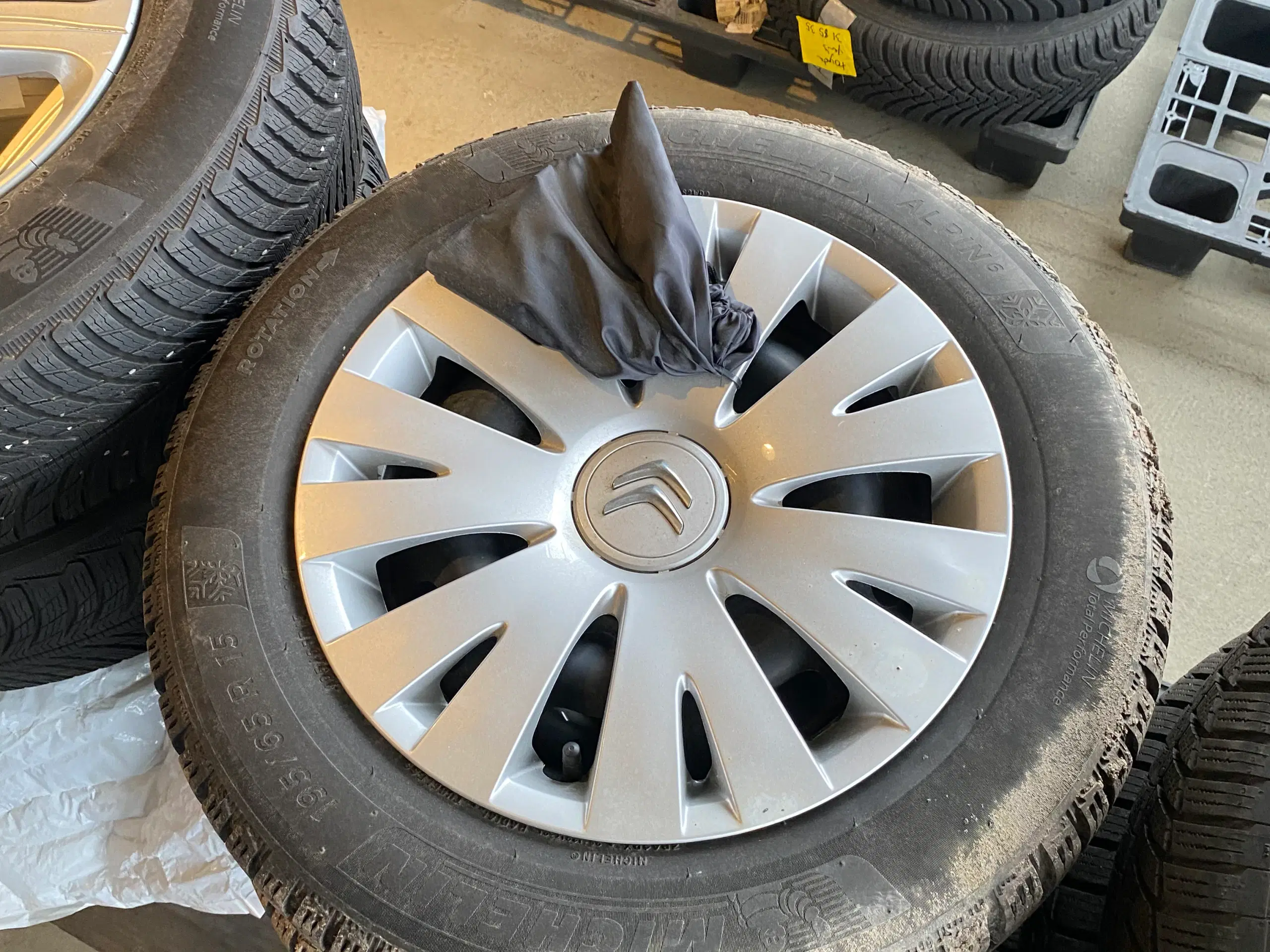 Citroën stålfælge med vinterdæk 195/65 R15