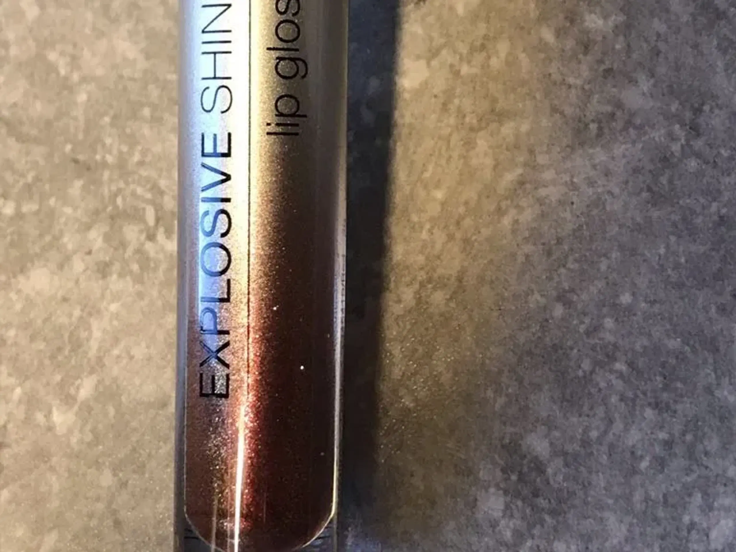 Lip gloss explosive shine sælges