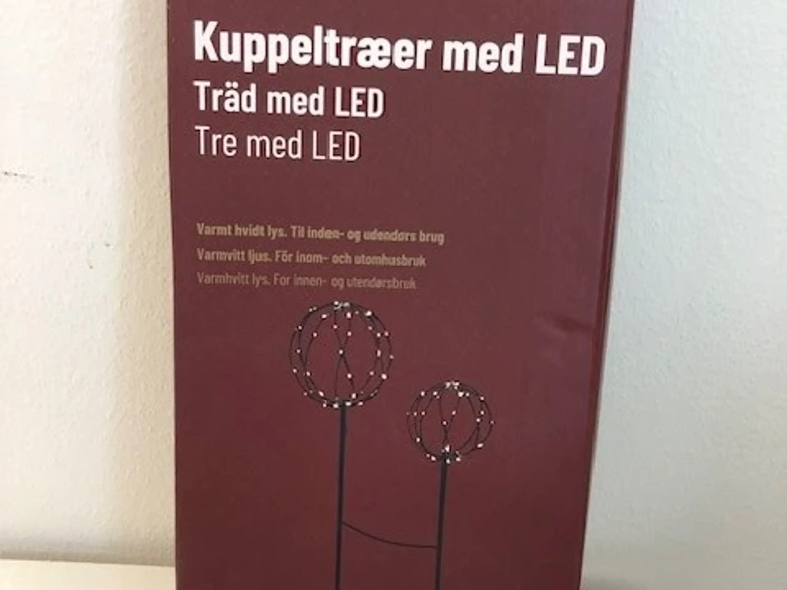 Kuppeltræer med lys