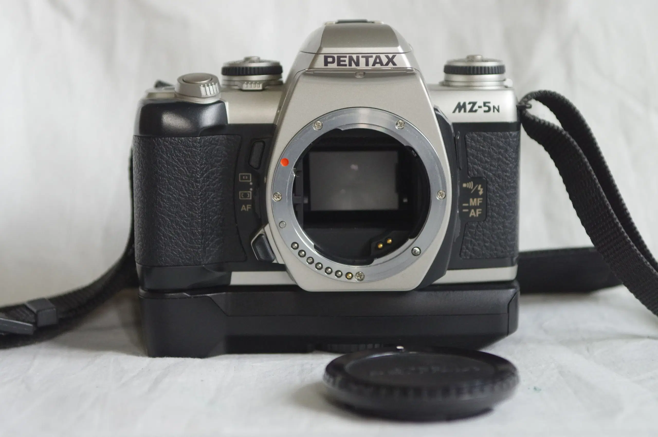 Pentax MZ-5N kamerahus inkl batterigreb