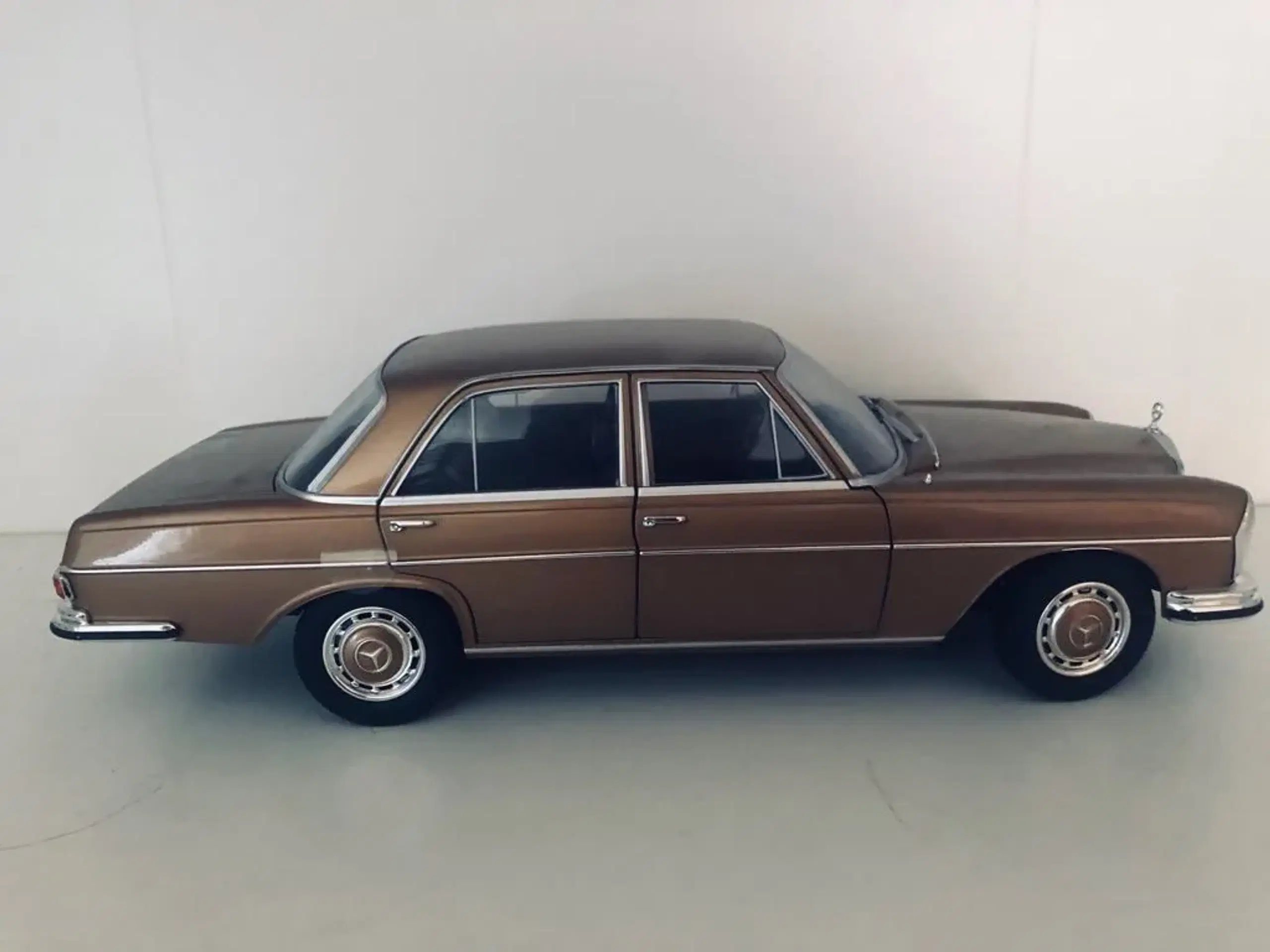 Mercedes 280 SE