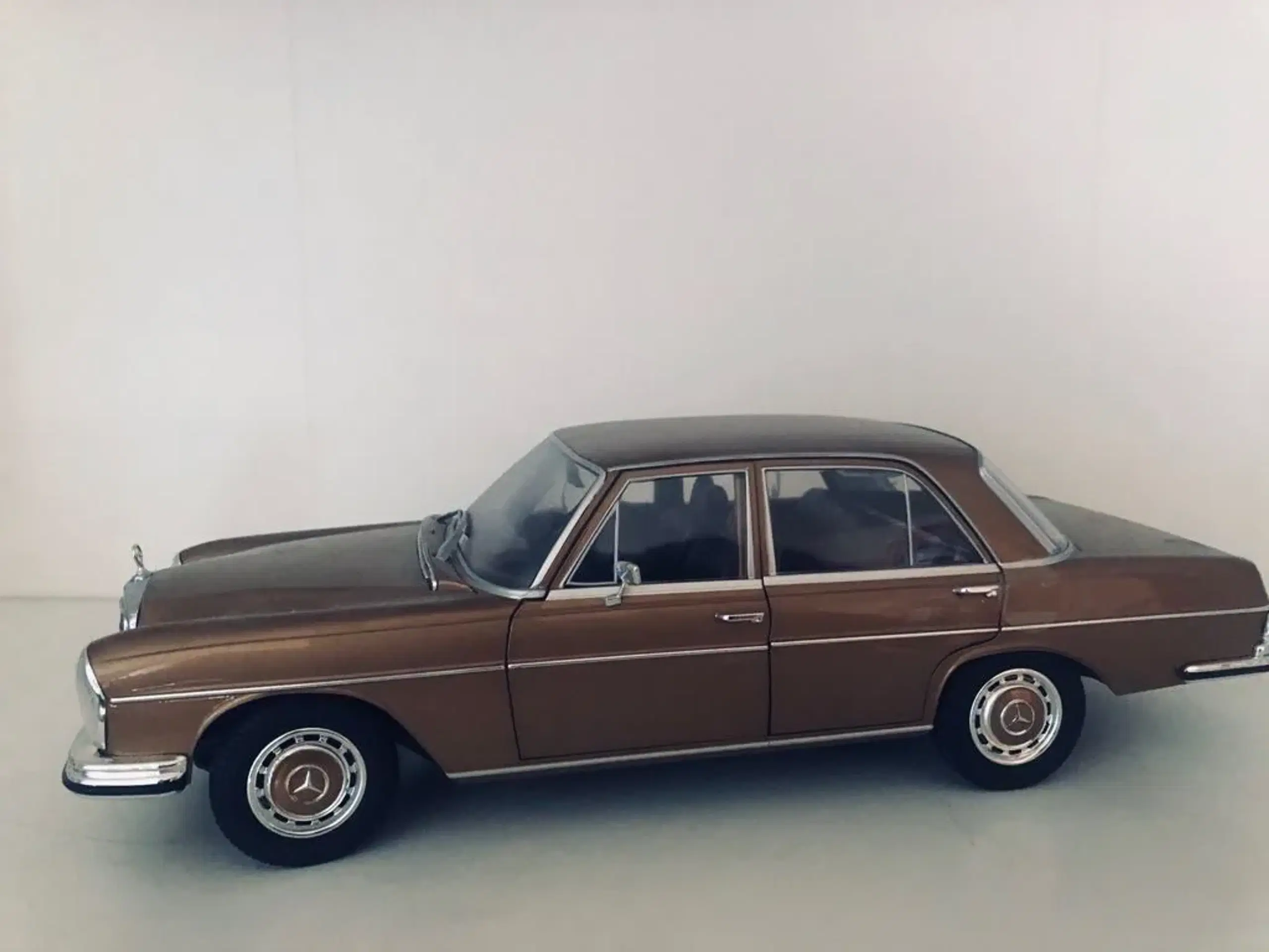 Mercedes 280 SE