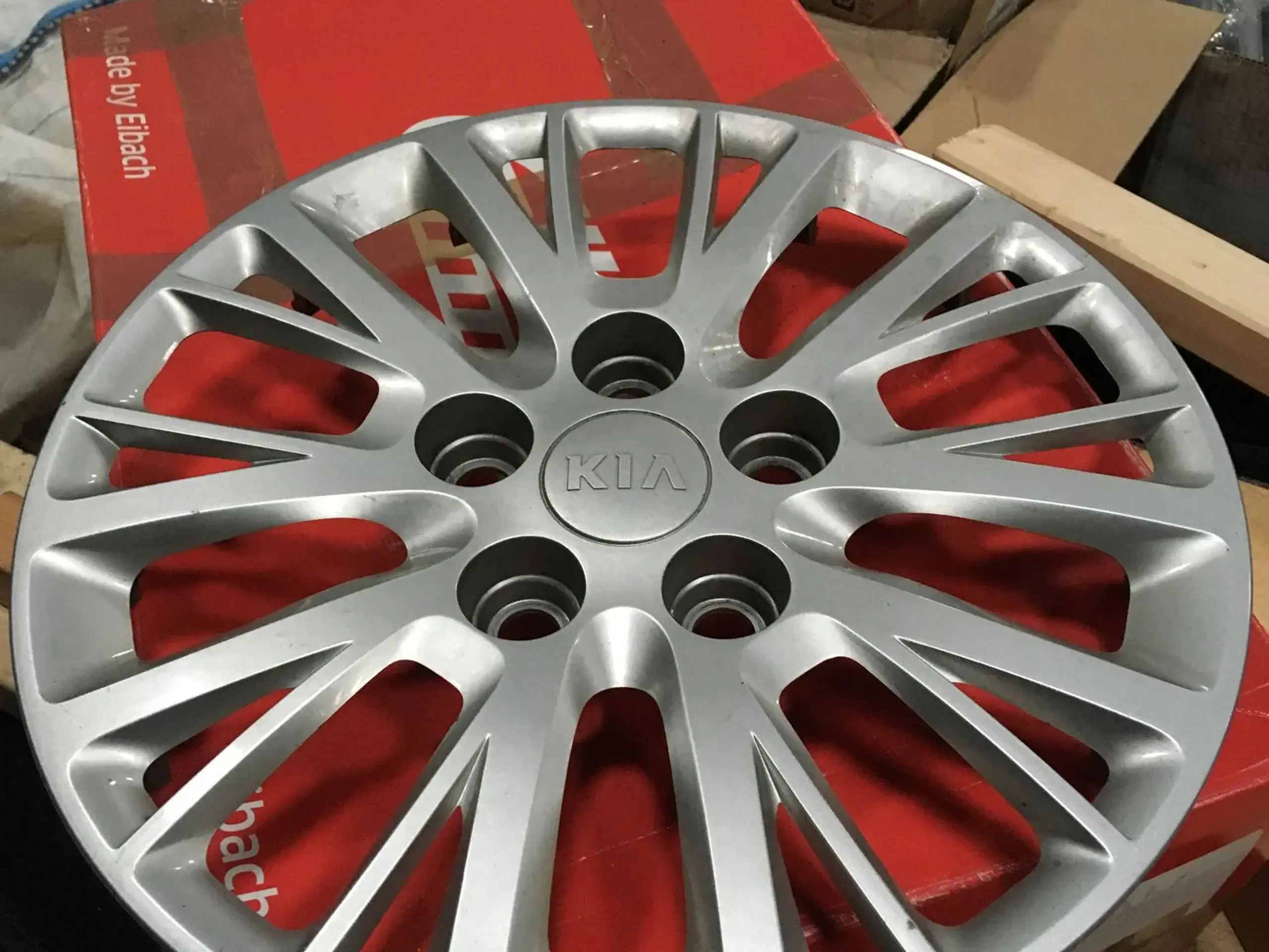 Kia kapsler 15 tommer