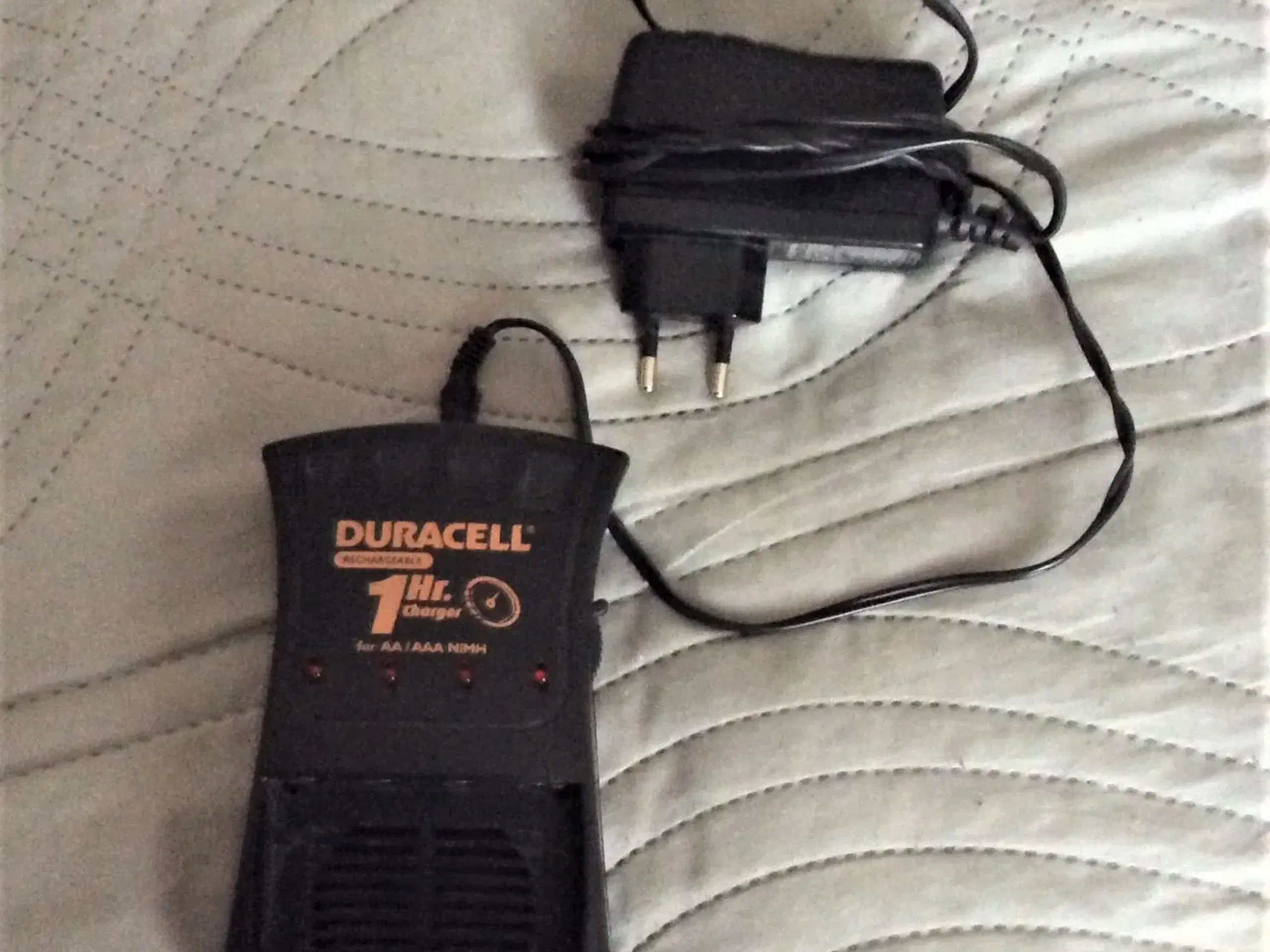 Batterioplader DURACELL 1 times batterilader