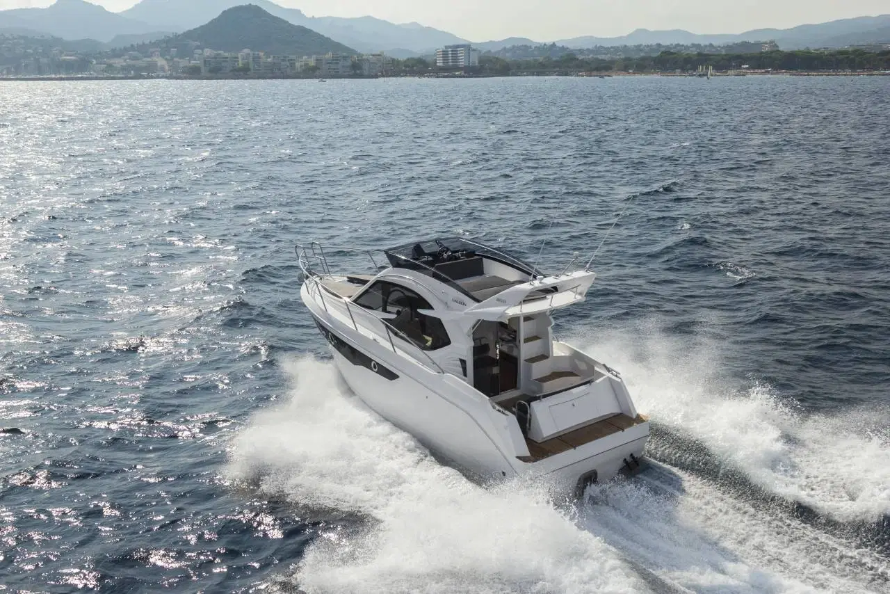 Galeon 300 FLY