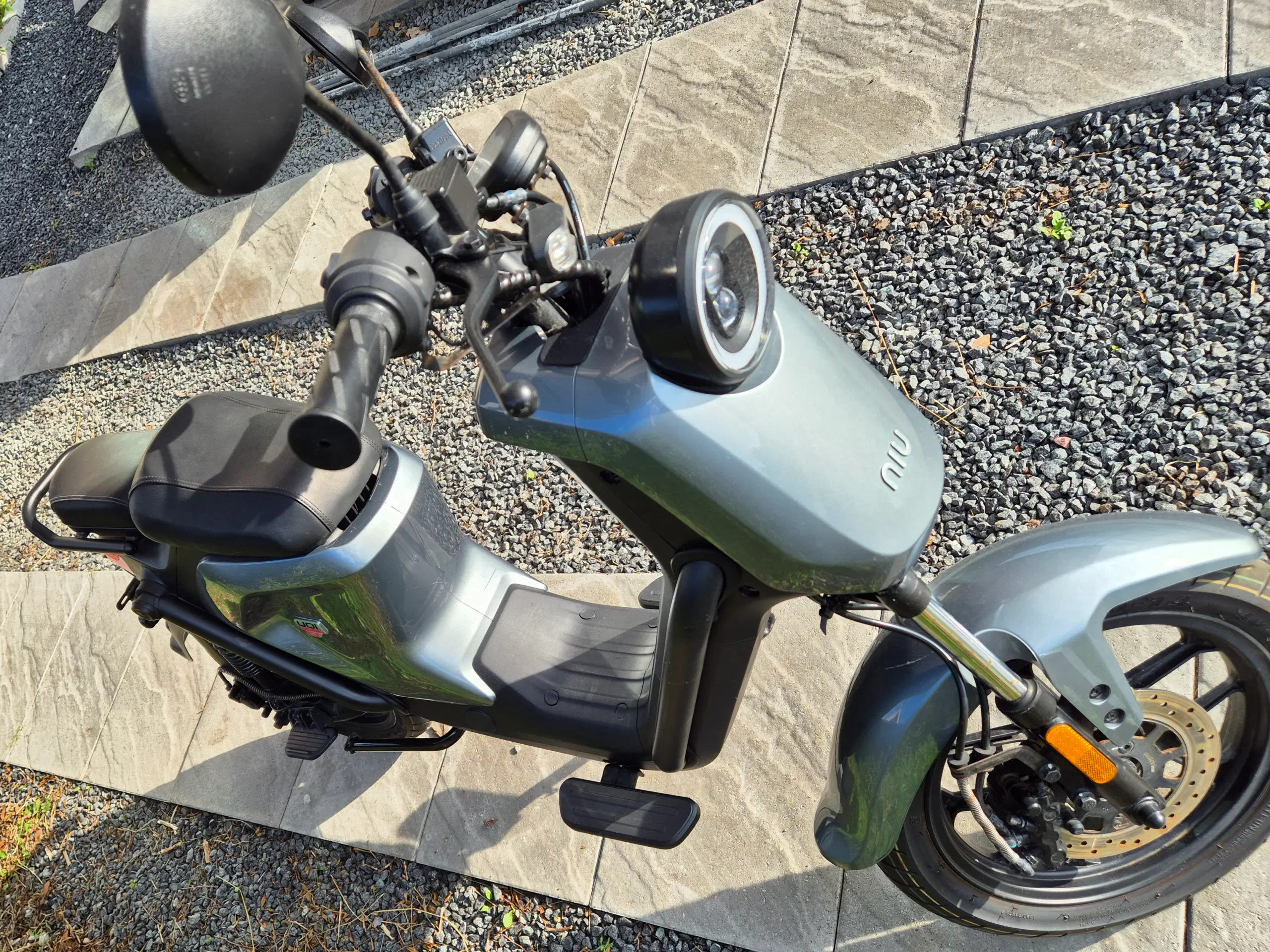 Niu UQT GT elektrisk scooter 45km/t