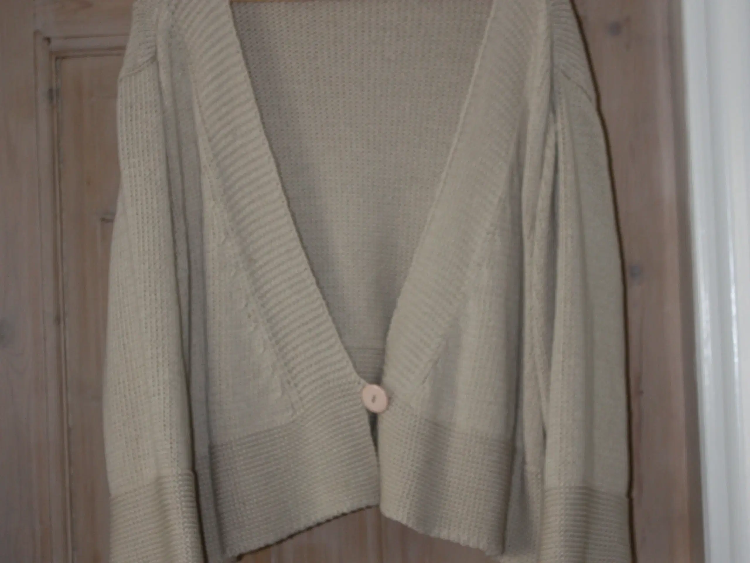 Staff cardigan str. One size