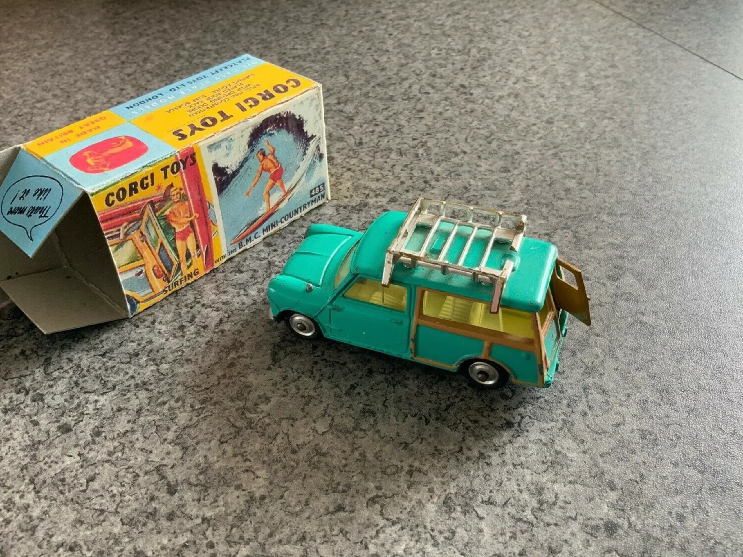 Corgi Toys No 485 Austin Mini Countryman