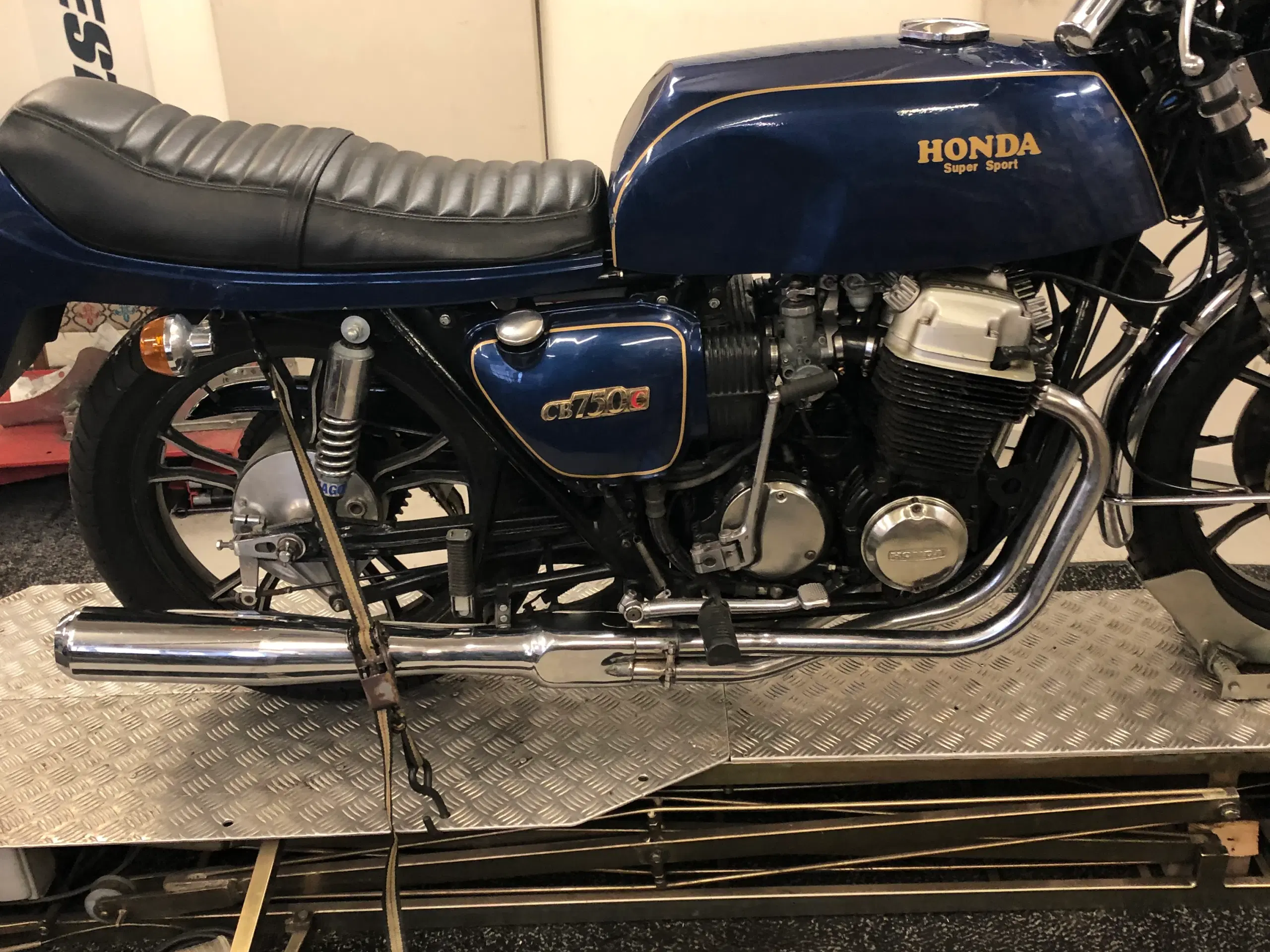 Honda CB 750 K6