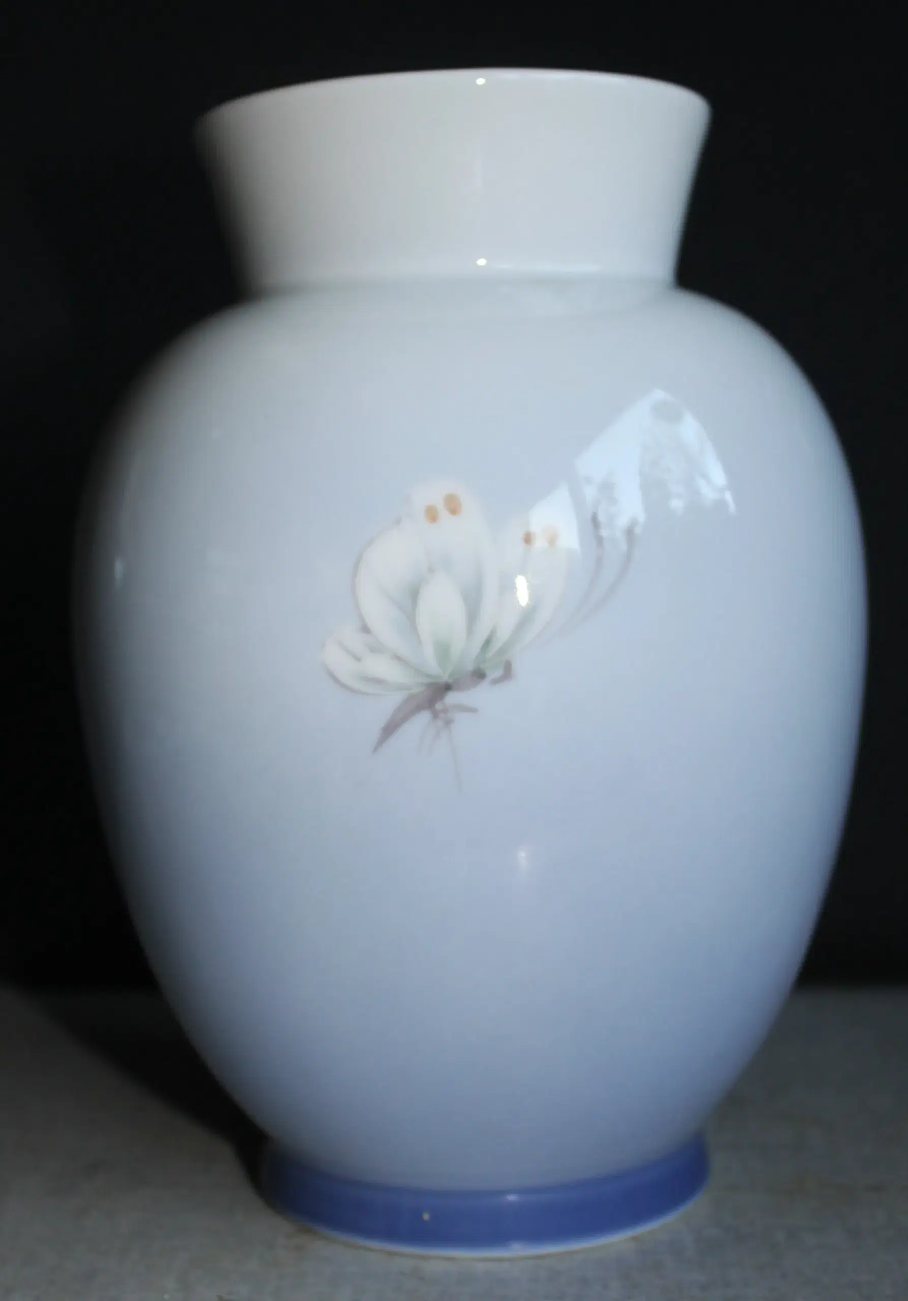 Vase med julerose fra Royal Copenhagen