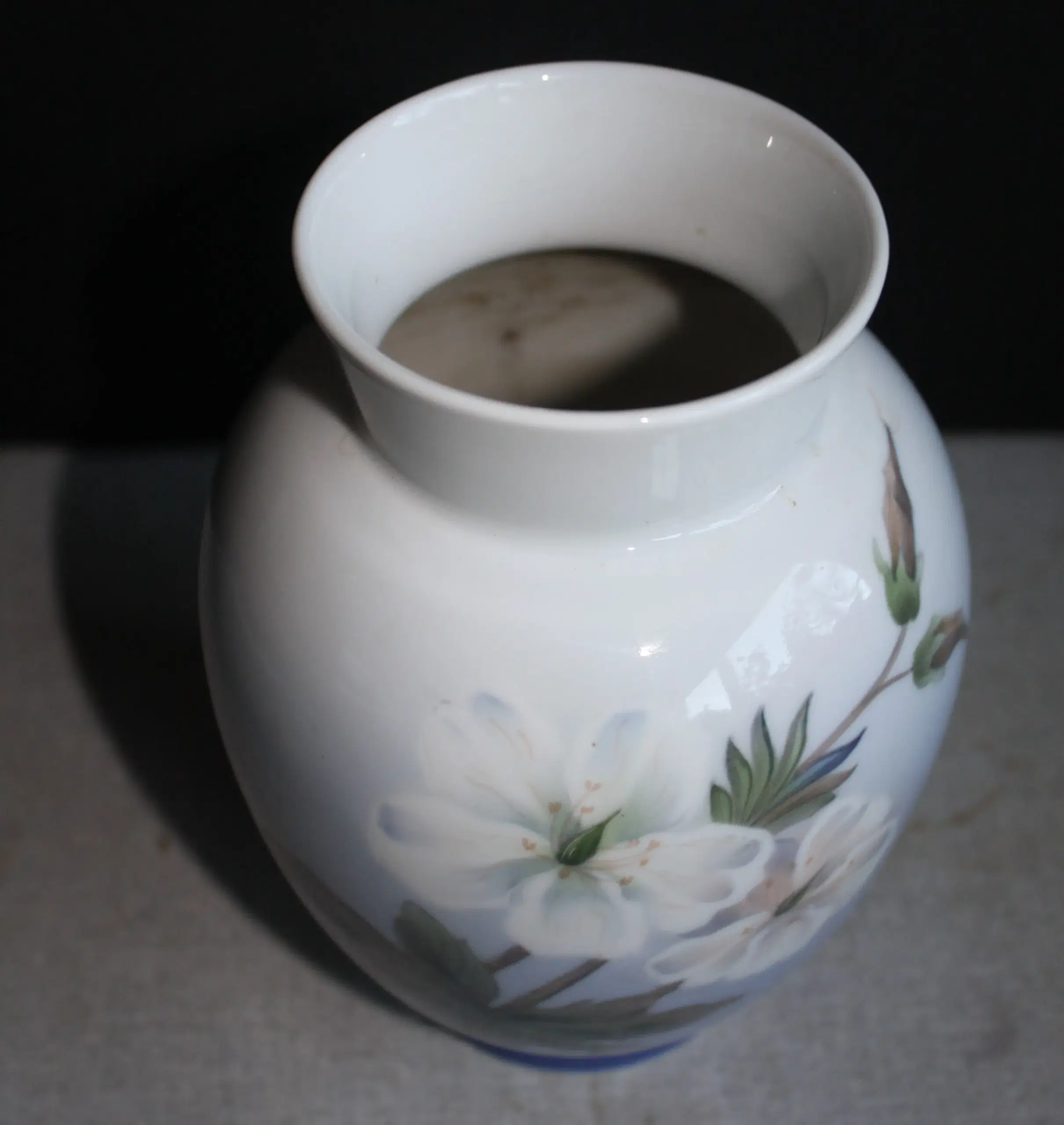 Vase med julerose fra Royal Copenhagen