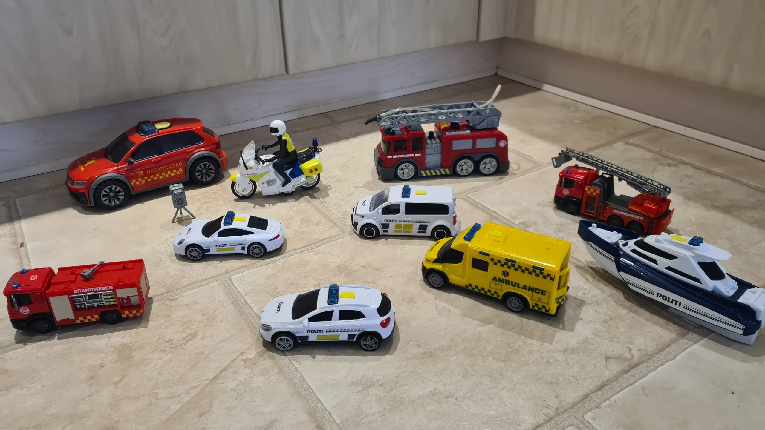 Dickie toys politibil brandbil ambulance mm