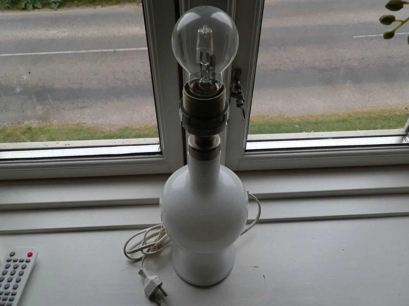 Hvid Royal Copenhagen bordlampe