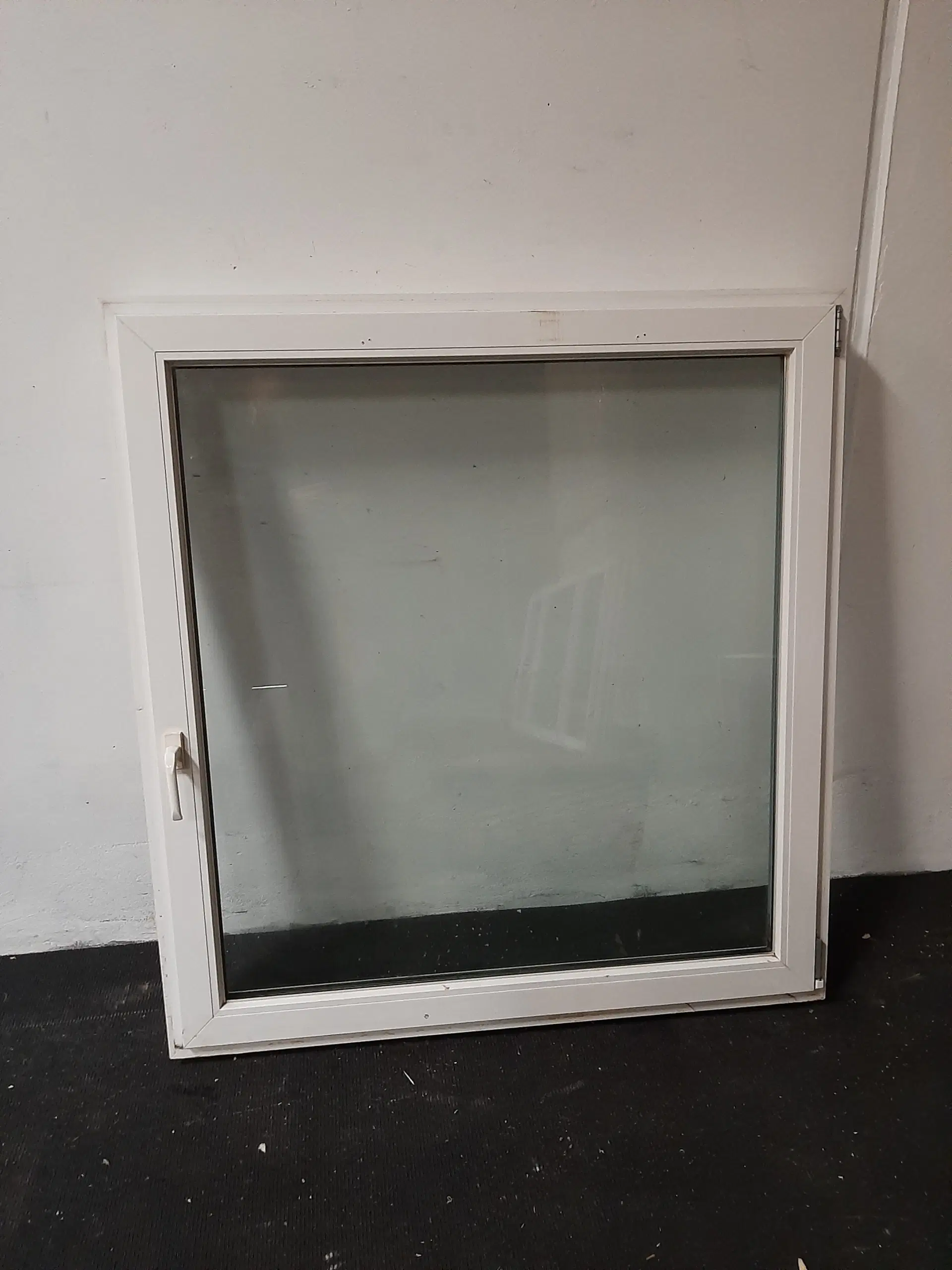 Dreje-kip vindue pvc 1303x120x1389 mm højrehængt hvid