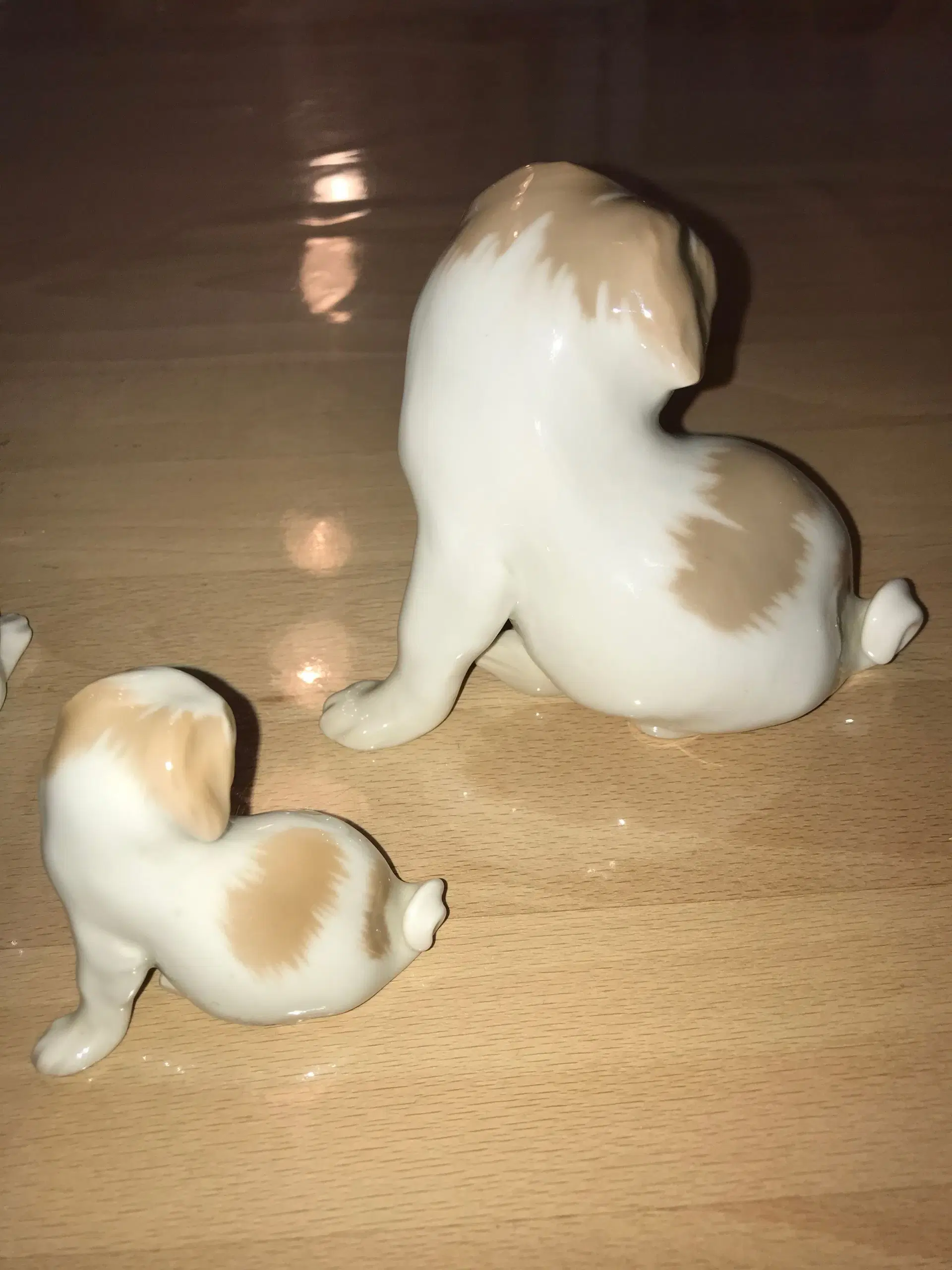 Porcelæns Pekingesere