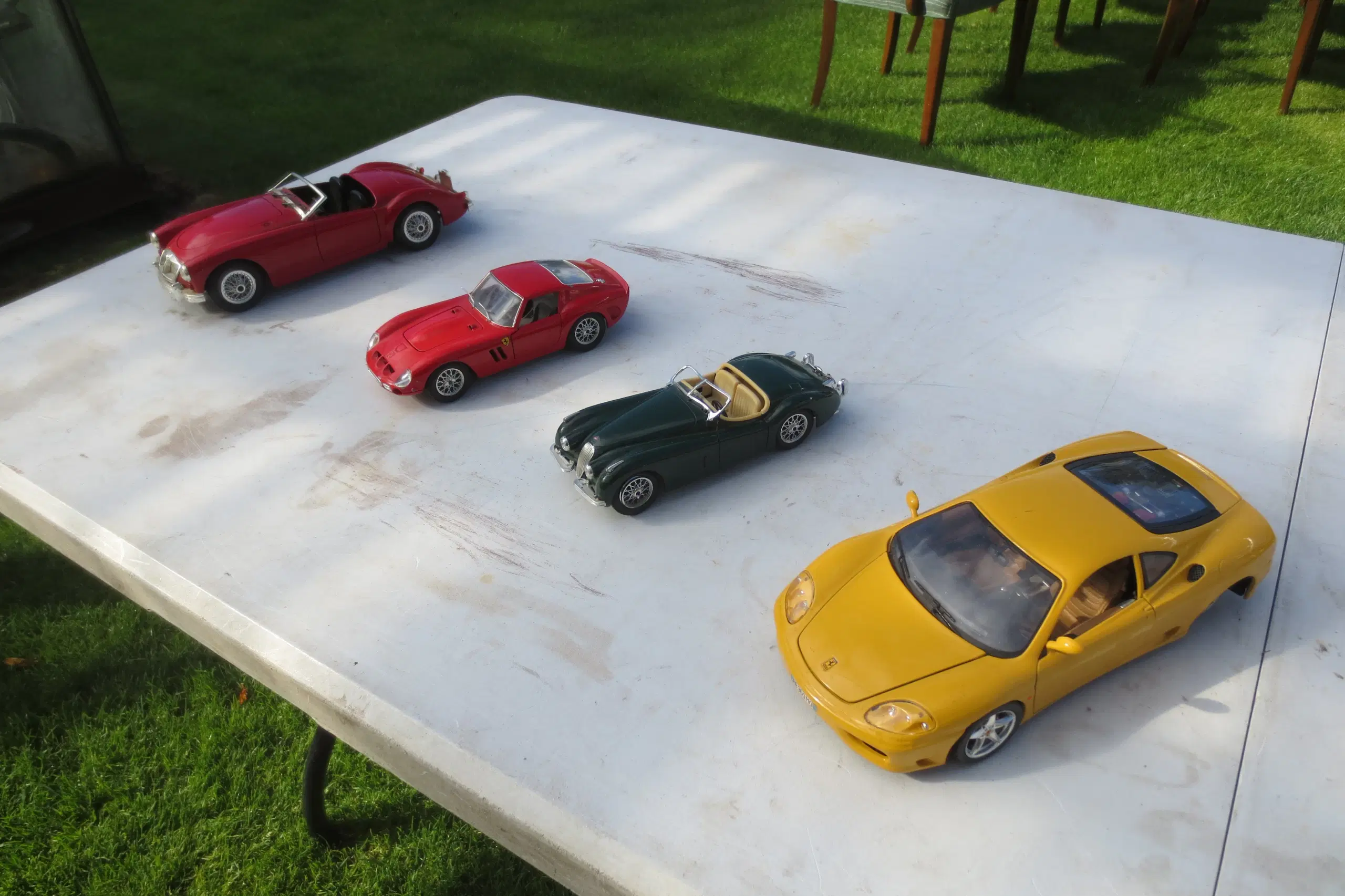 4 stk Modelbiler MGA- Ferarri -Jaguar