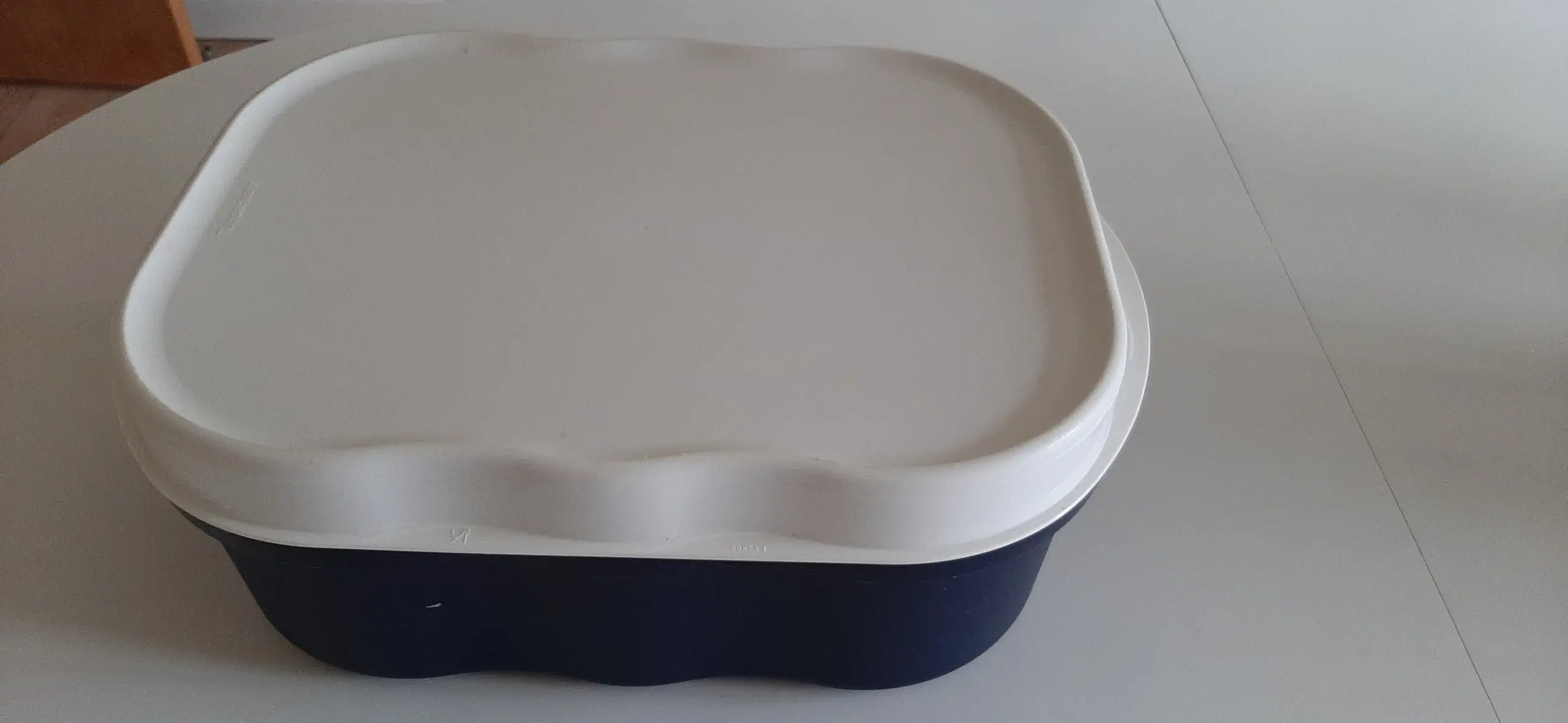 Stor Tupperware brødkasse