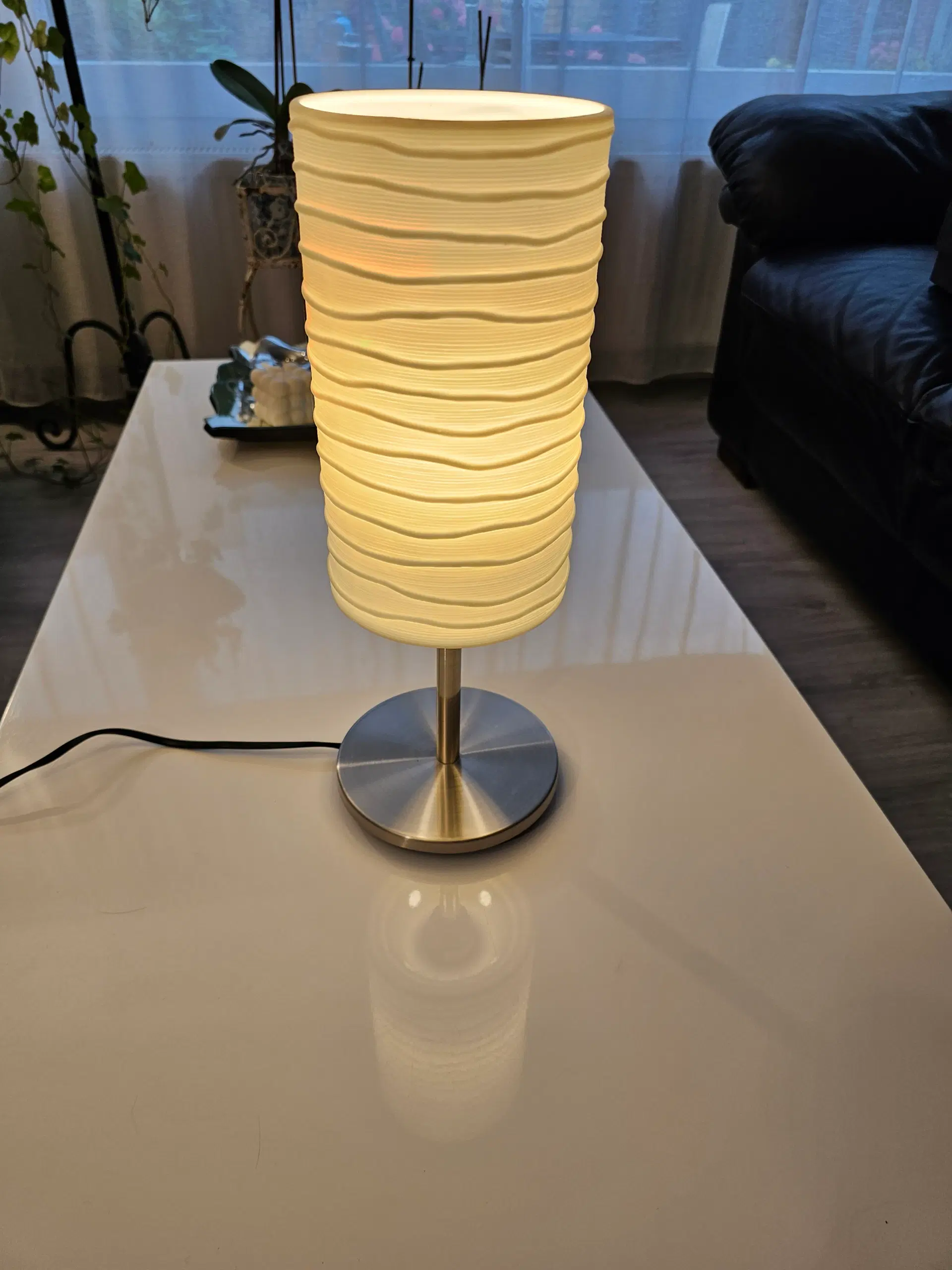 Bordlampe i stål og glas