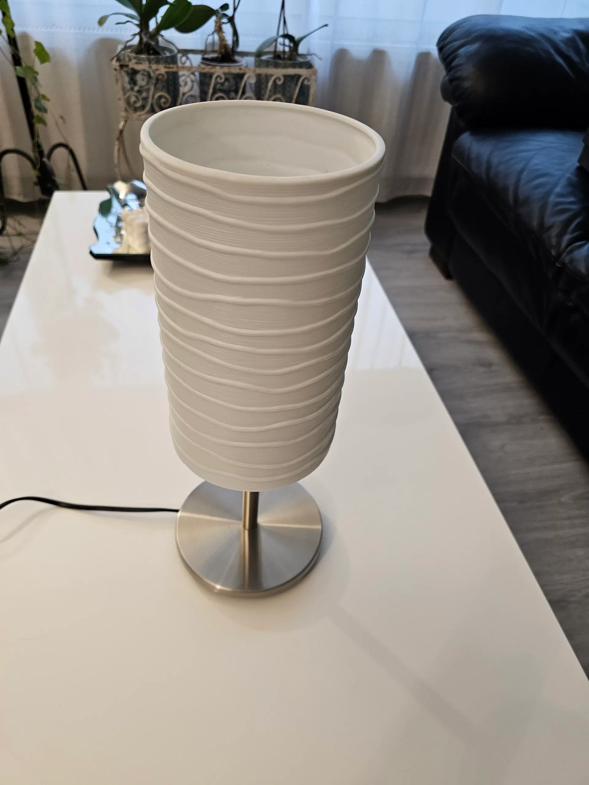 Bordlampe i stål og glas