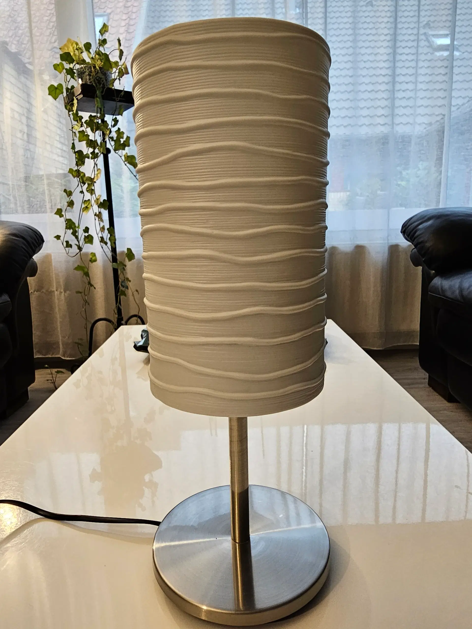 Bordlampe i stål og glas