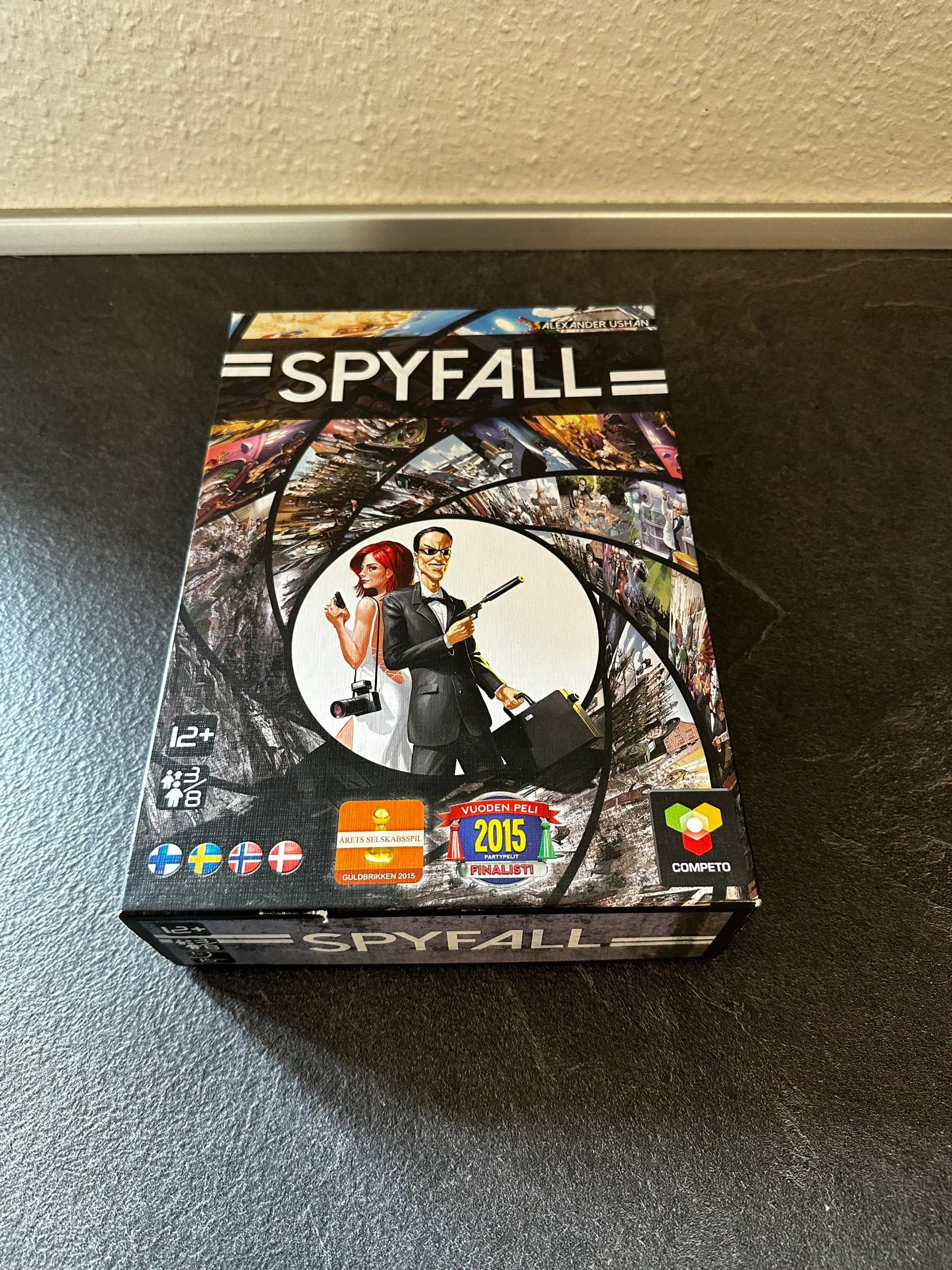 Spyfall med laminerede emnekort