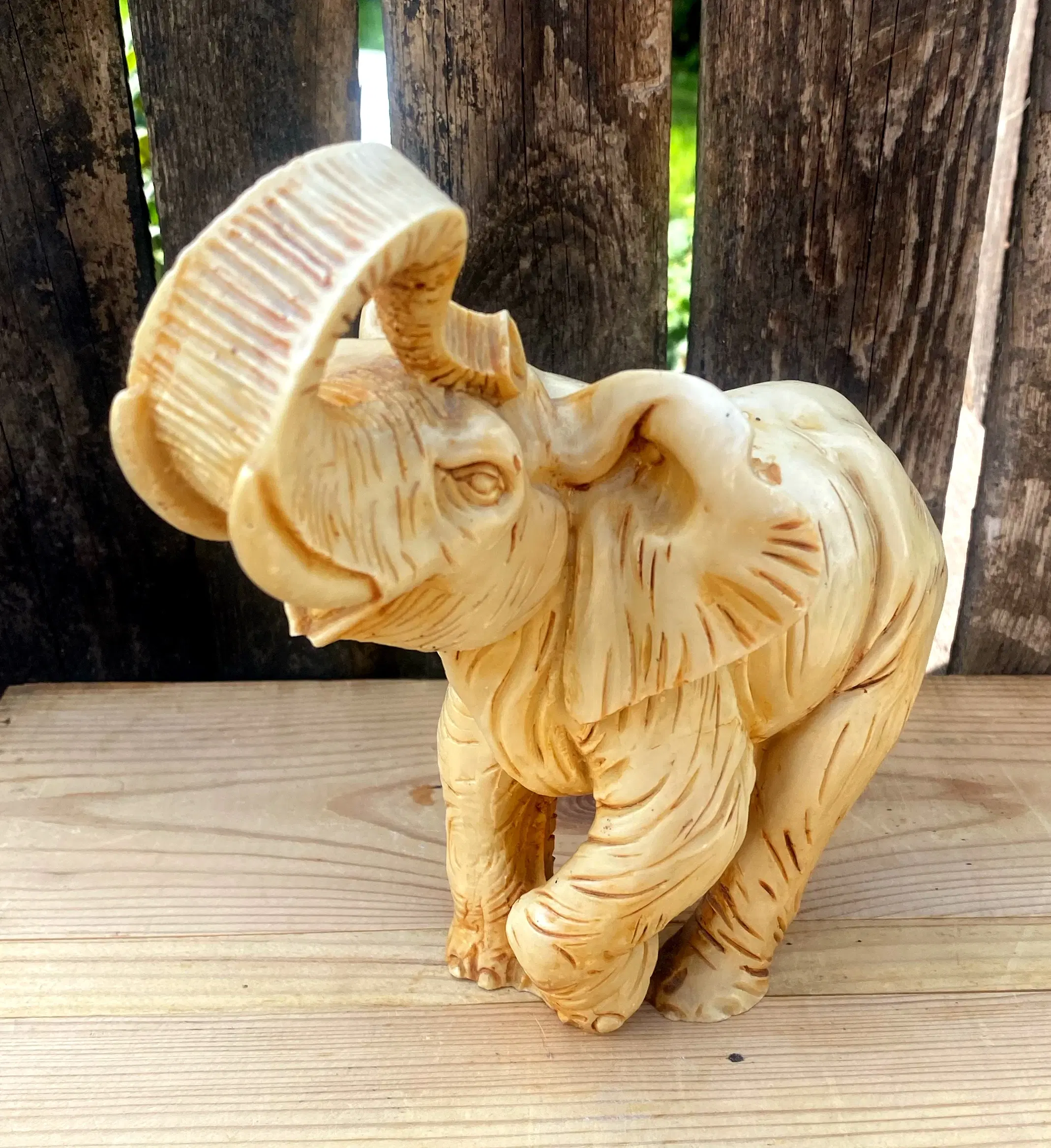 * Vintage-elefant - i resin