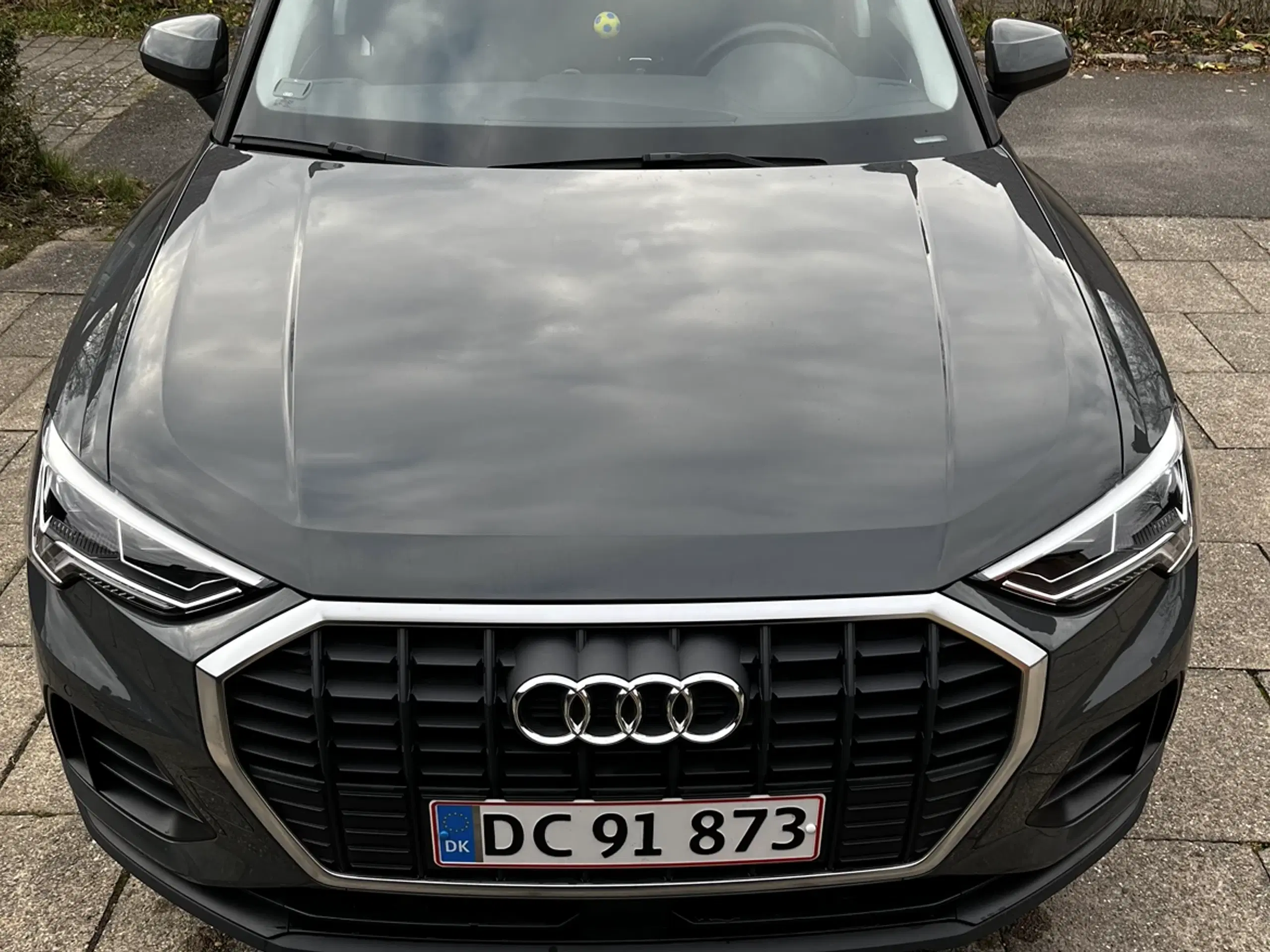 AudiQ3 Hybrid El og Benzin