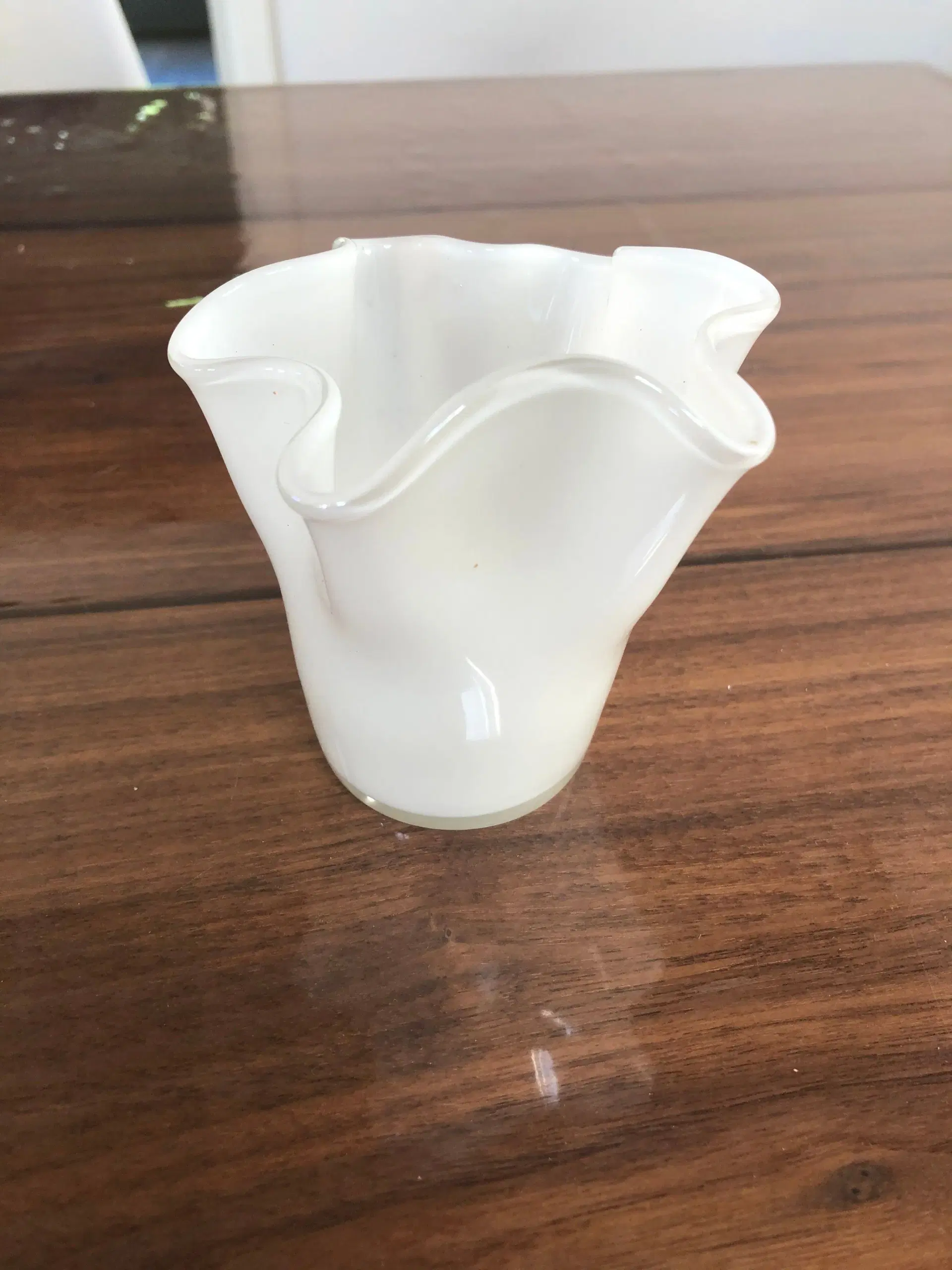 Hvid glas vase