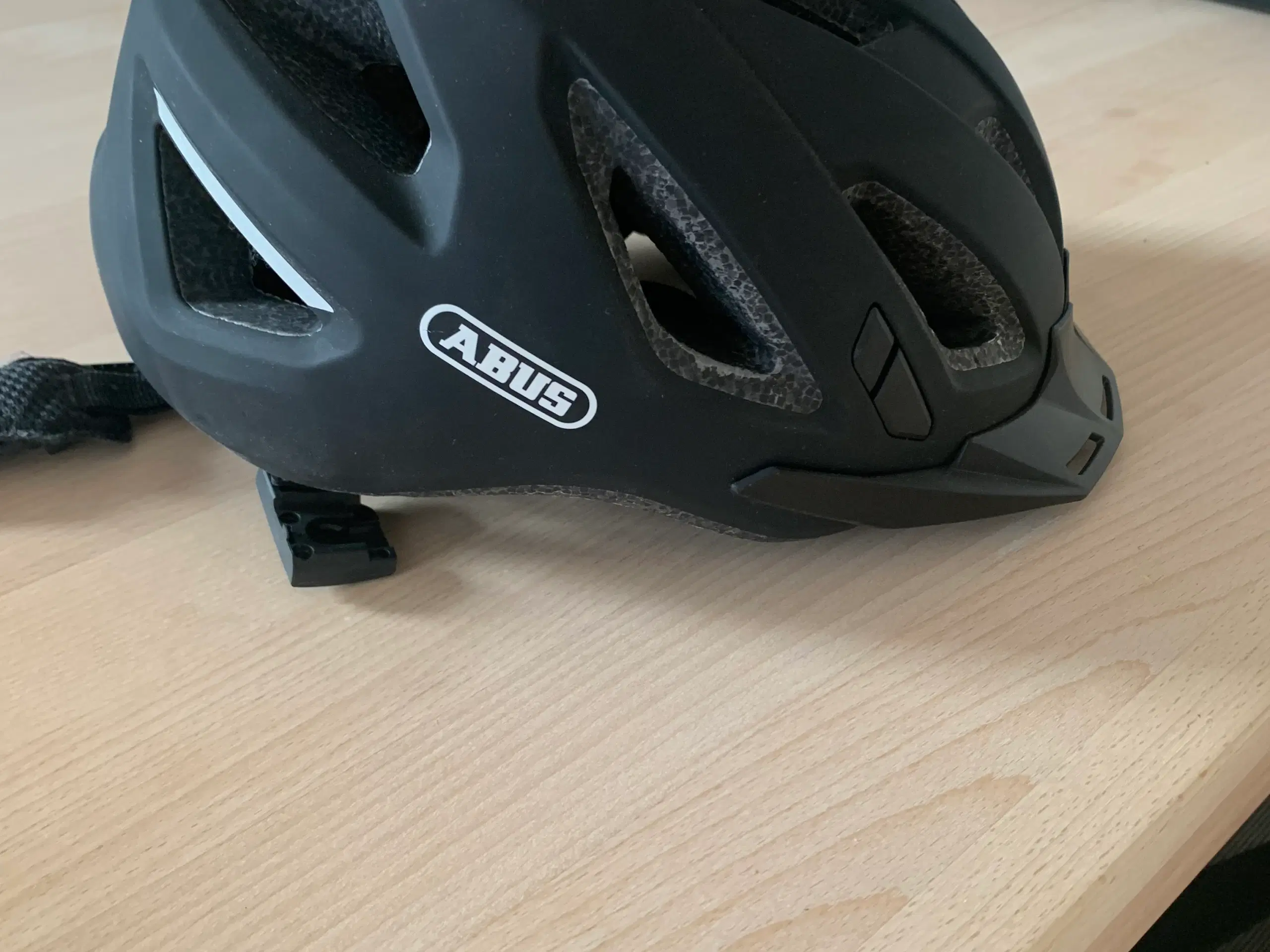 Abus cykelhjelm